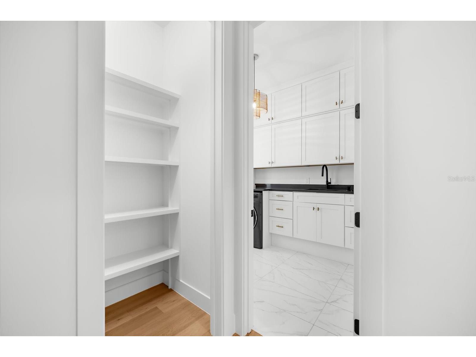 2135 Datura Street Sarasota FL 34239 A4685791 image16