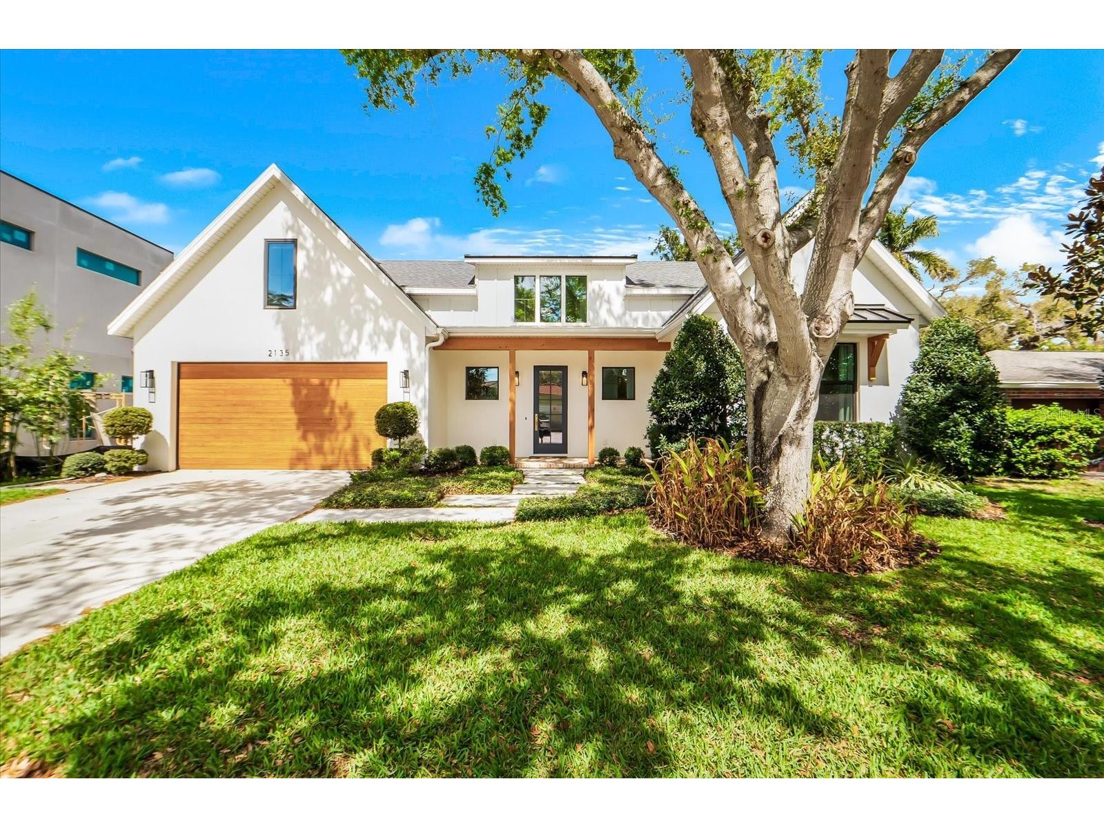 2135 Datura Street Sarasota FL 34239 A4685791 image2