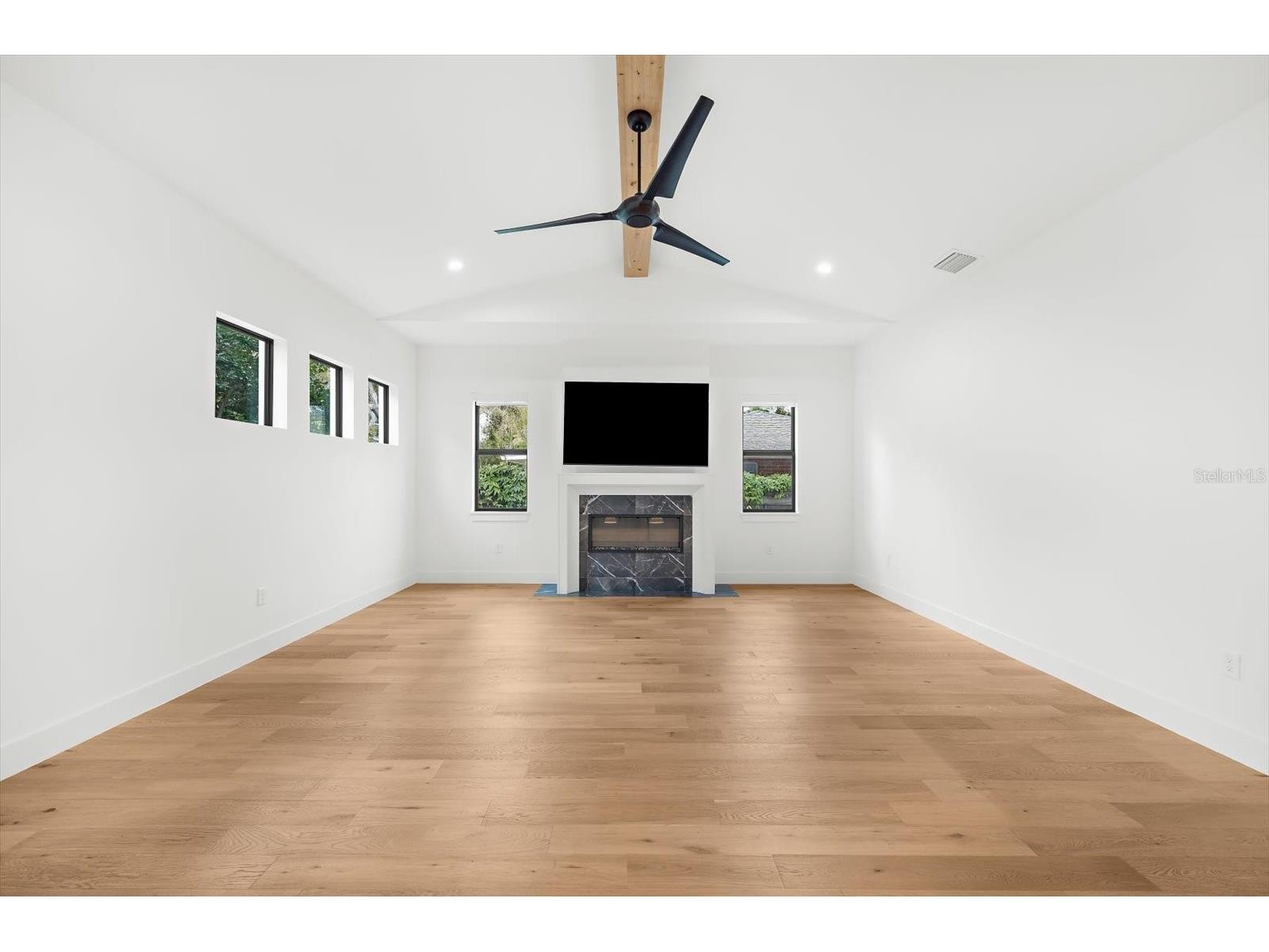 2135 Datura Street Sarasota FL 34239 A4685791 image24