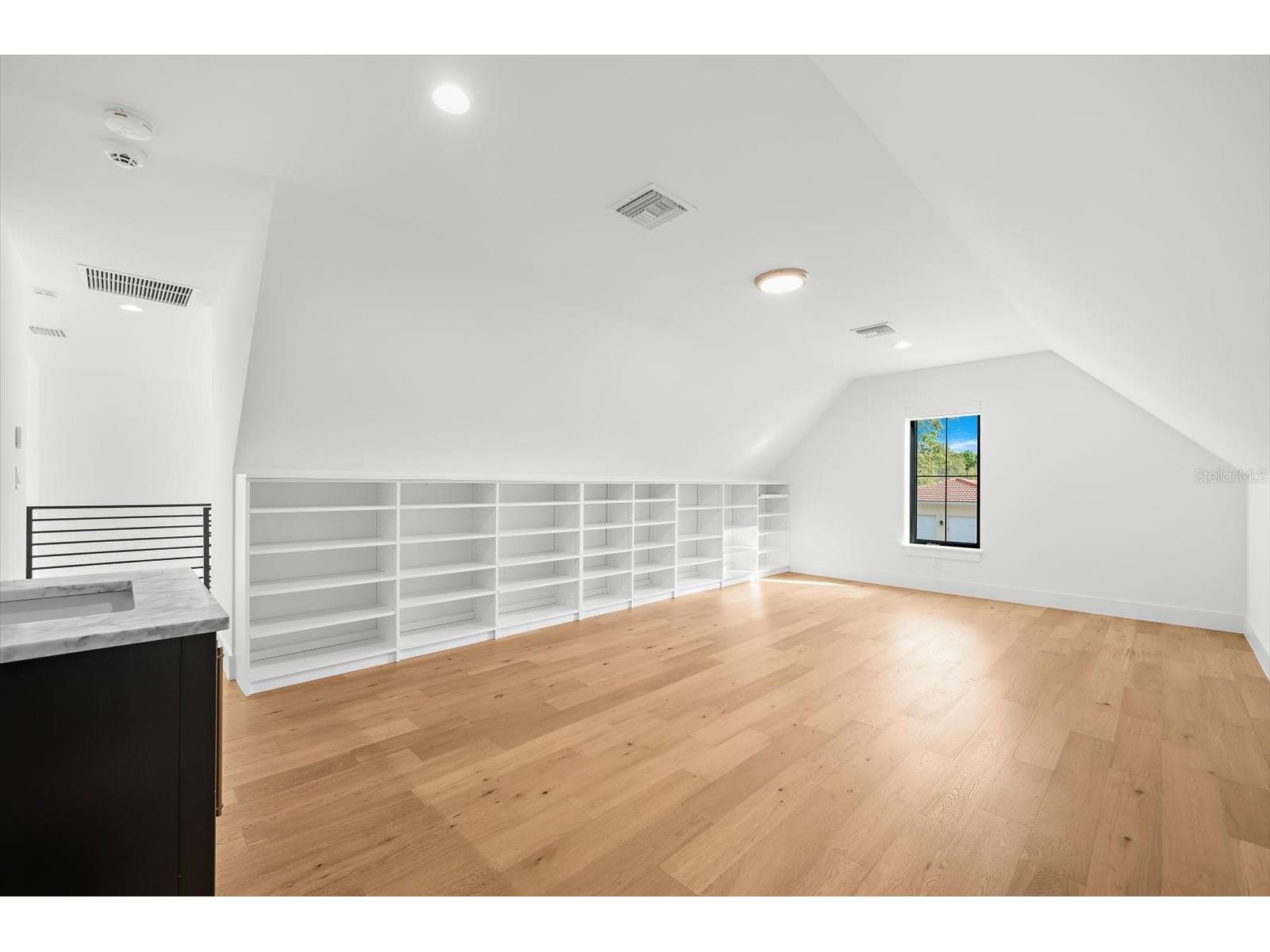 2135 Datura Street Sarasota FL 34239 A4685791 image33