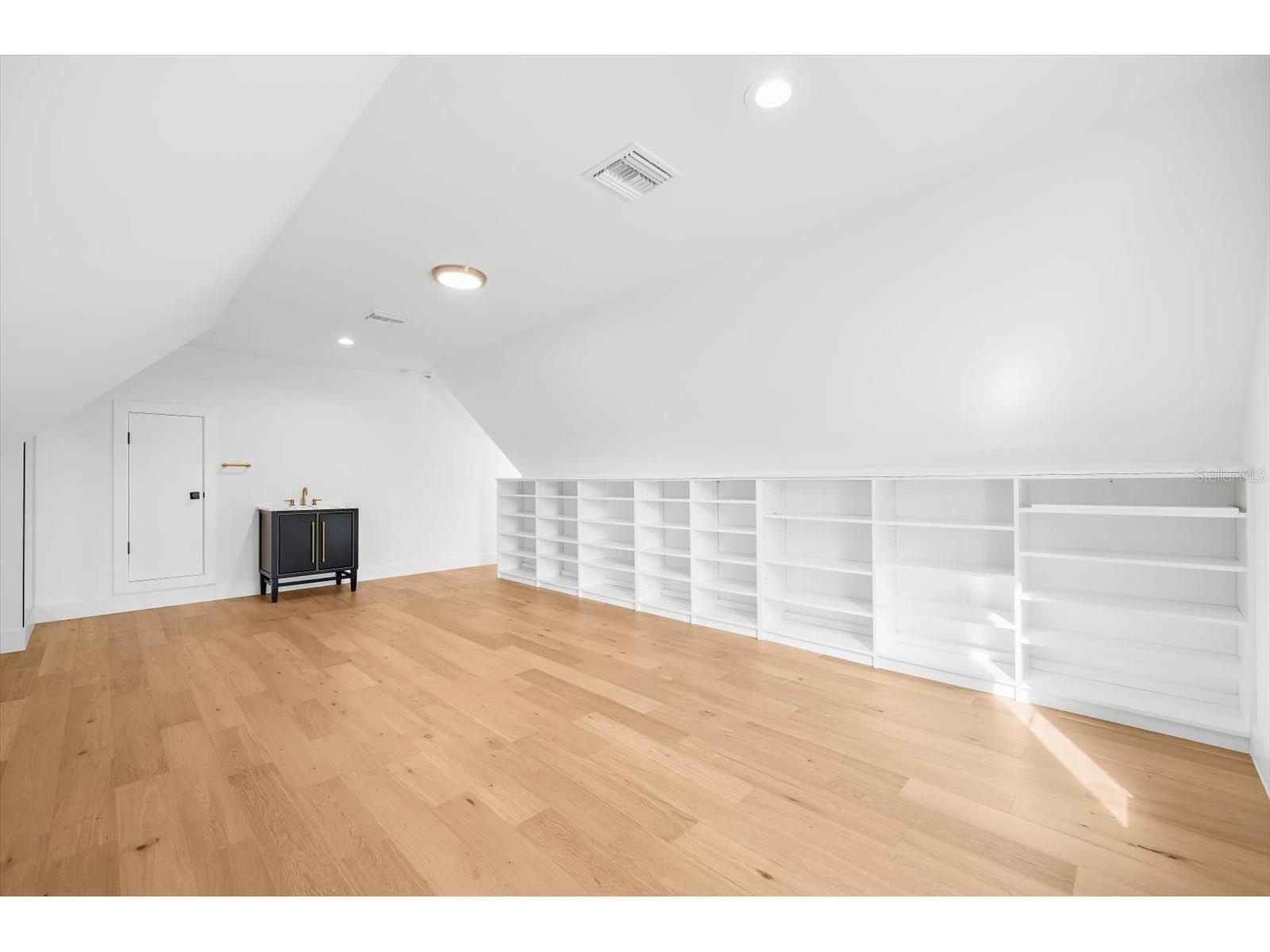 2135 Datura Street Sarasota FL 34239 A4685791 image34