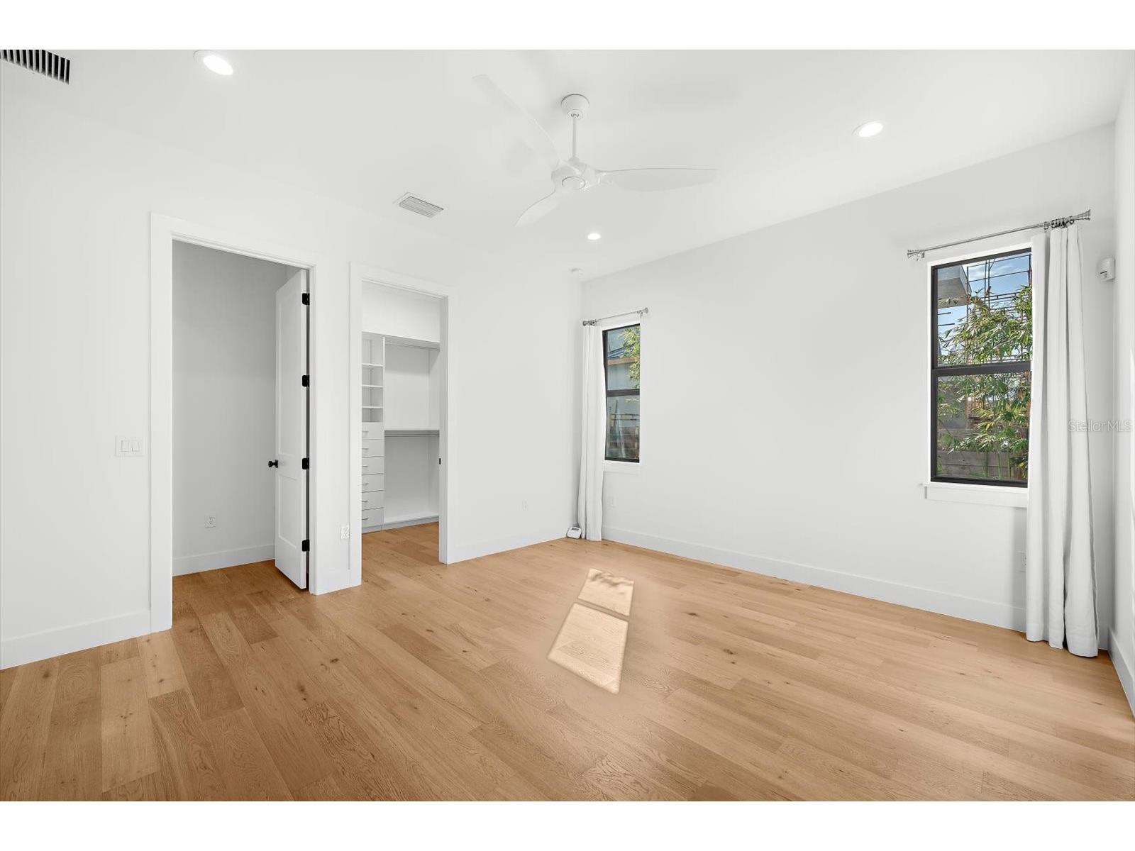 2135 Datura Street Sarasota FL 34239 A4685791 image37