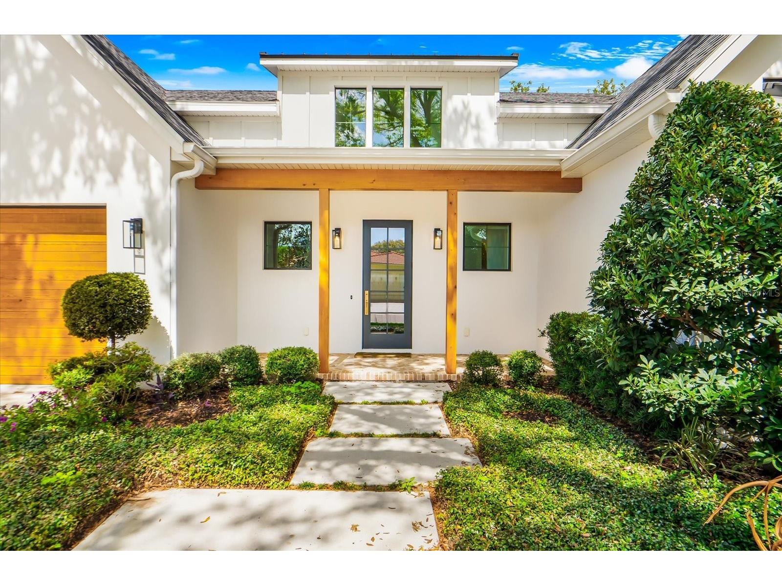 2135 Datura Street Sarasota FL 34239 A4685791 image4