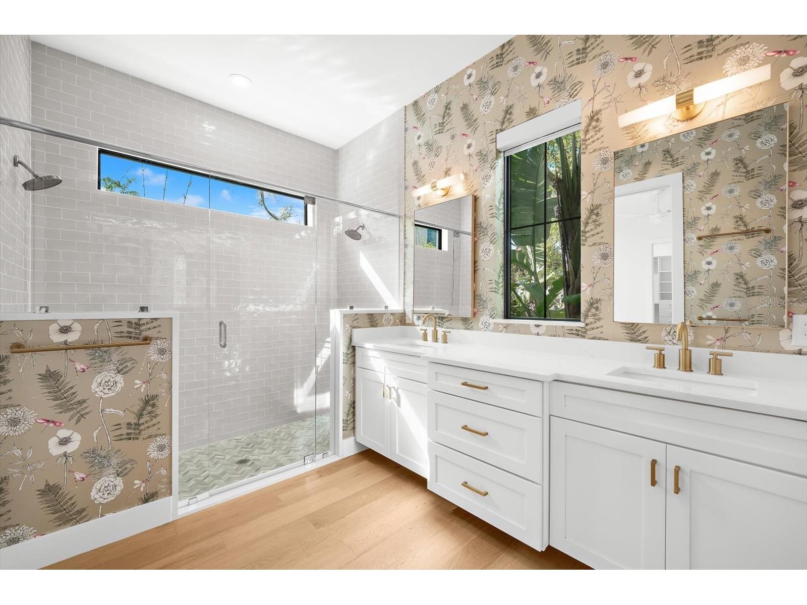 2135 Datura Street Sarasota FL 34239 A4685791 image44