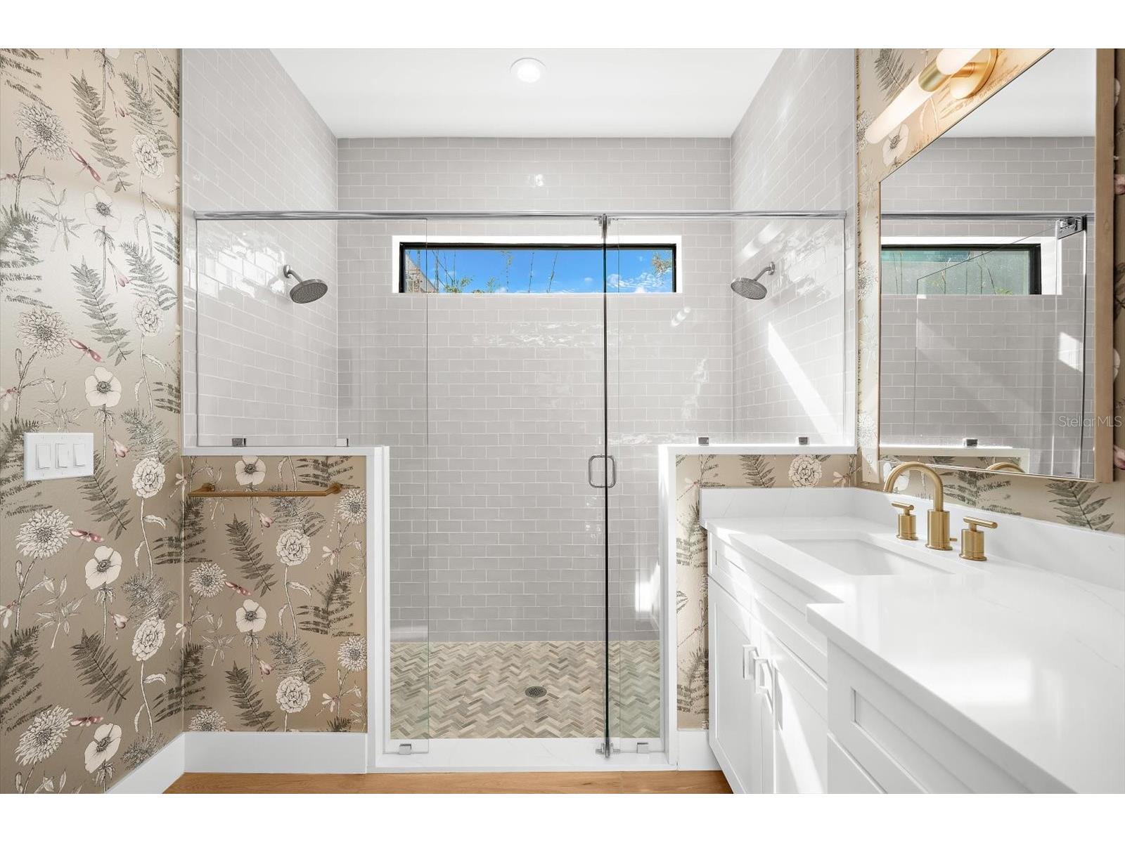 2135 Datura Street Sarasota FL 34239 A4685791 image45