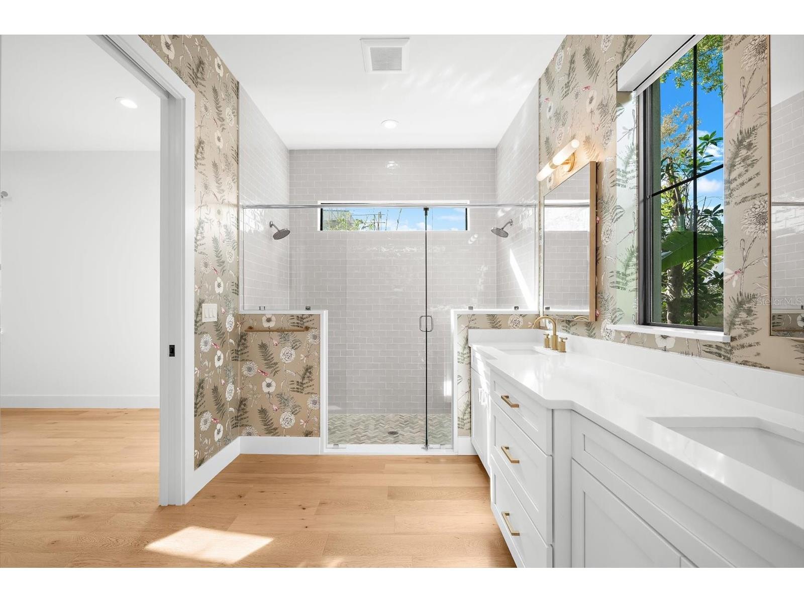 2135 Datura Street Sarasota FL 34239 A4685791 image46