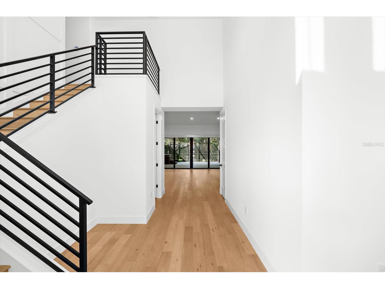 2135 Datura Street Sarasota FL 34239 A4685791 image5