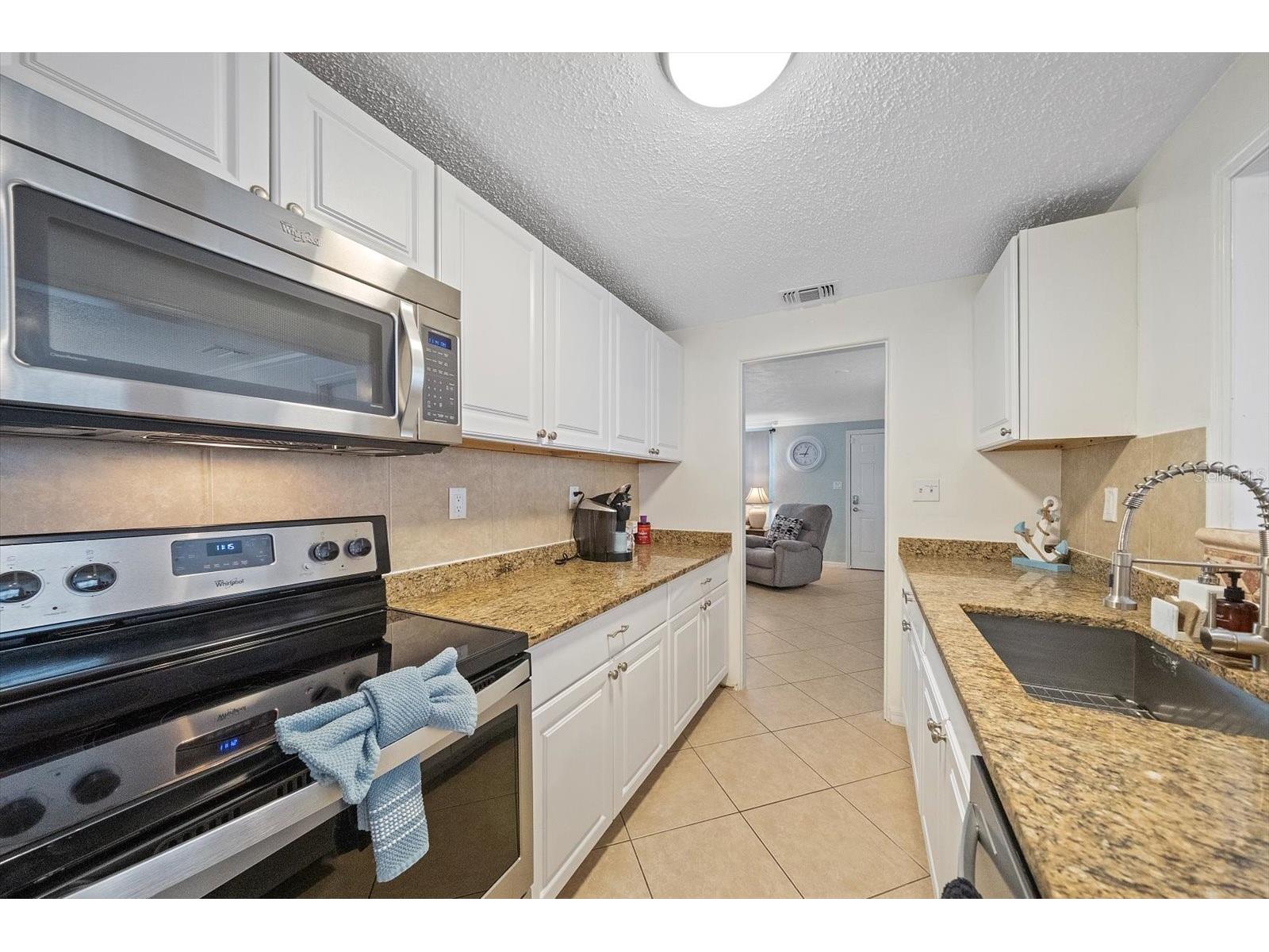 2135 Lee Lane Sarasota FL 34231 A4700793 image10