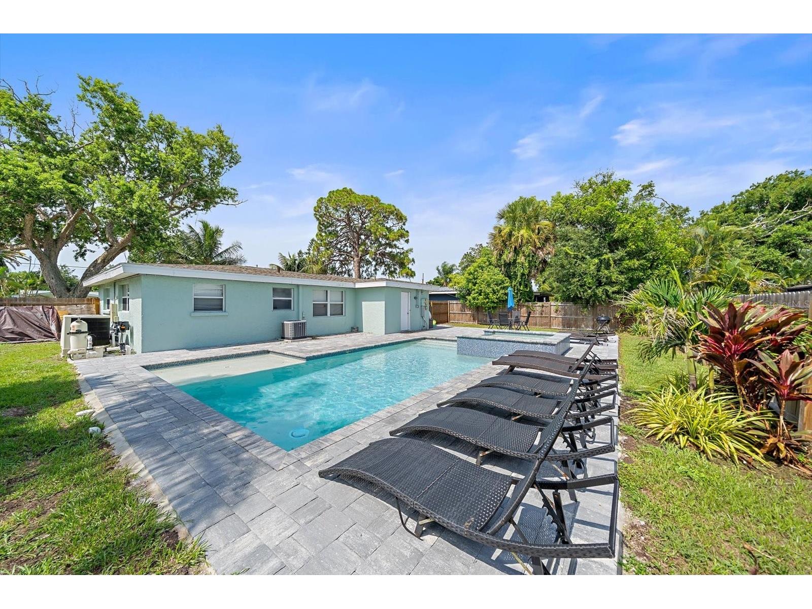 2135 Lee Lane Sarasota FL 34231 A4700793 image30