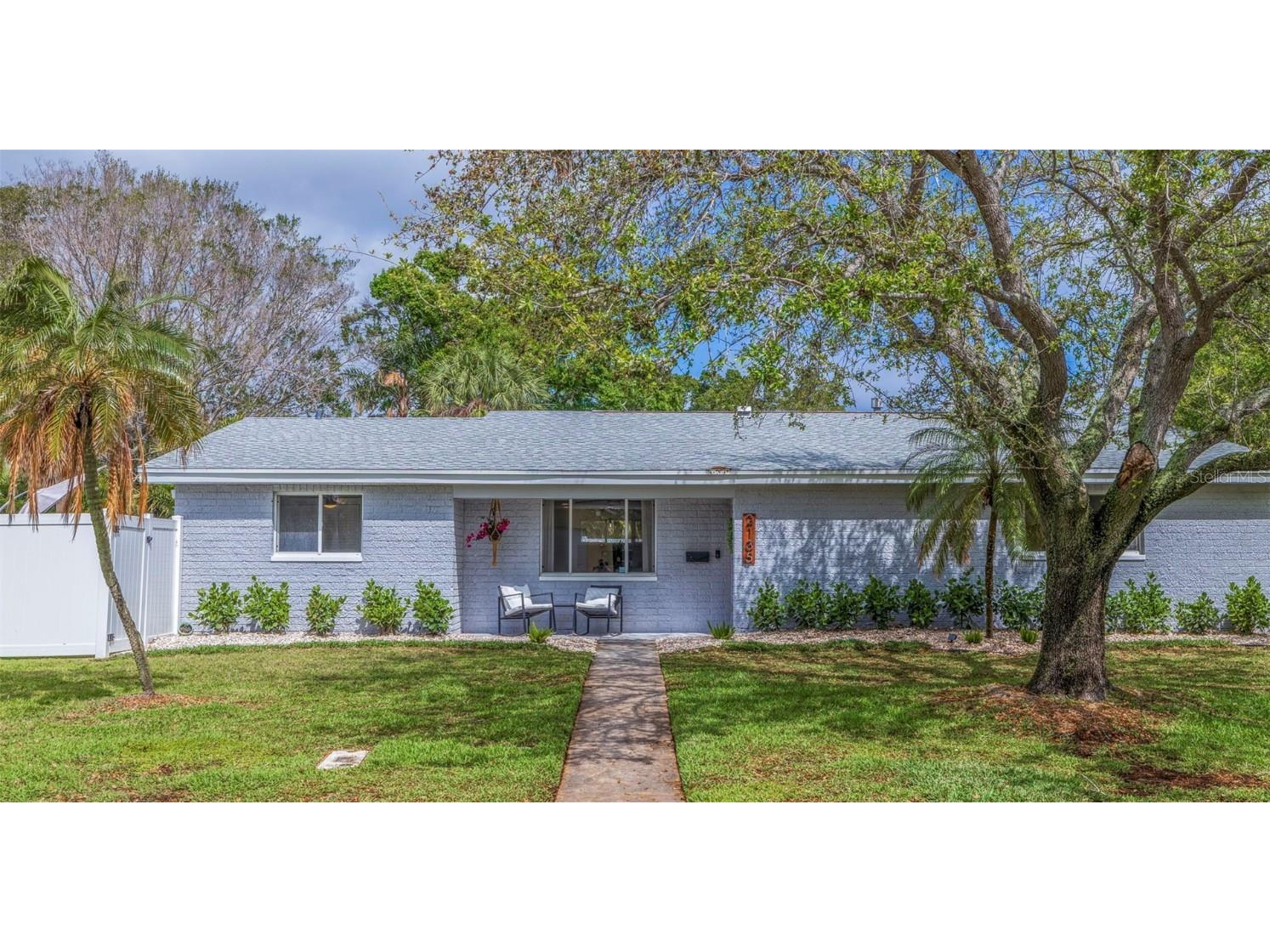 2135 Montana Avenue NE Saint Petersburg FL 33703 U8236690 image1