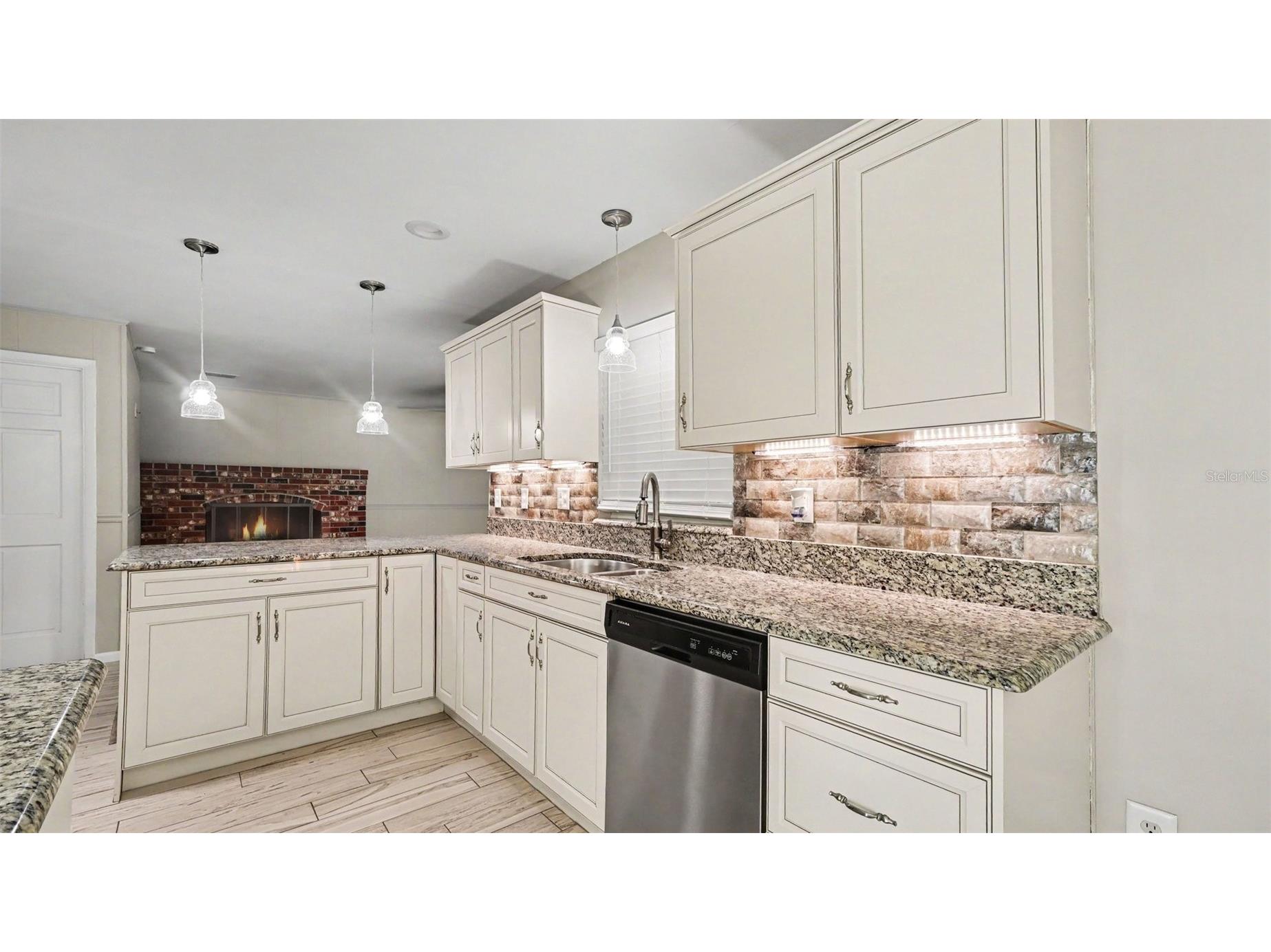 2135 NE 6th Place Ocala FL 34470 O6418856 image7