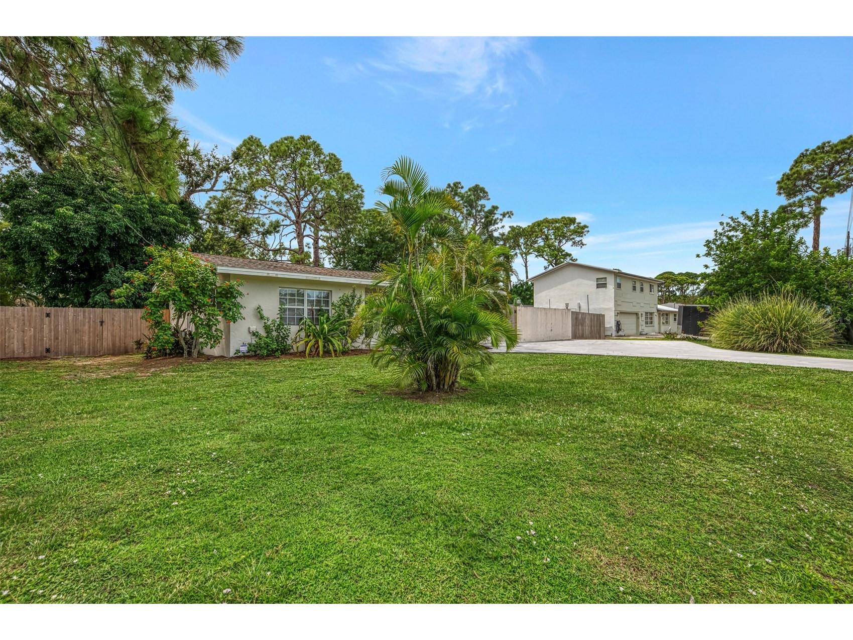 2136 Brueckner Drive Sarasota FL 34231 A4699871 image3