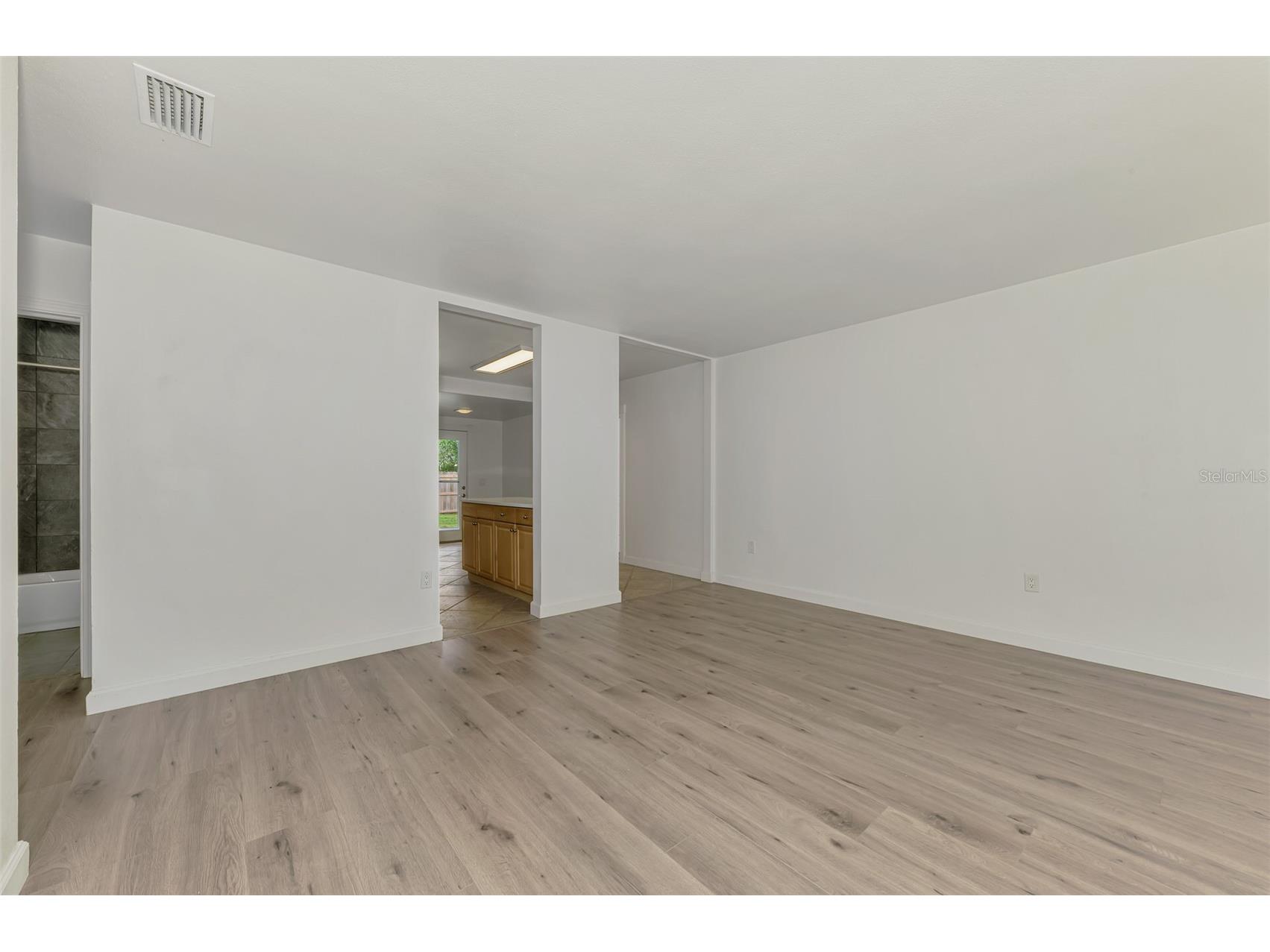 2136 Brueckner Drive Sarasota FL 34231 A4699871 image8