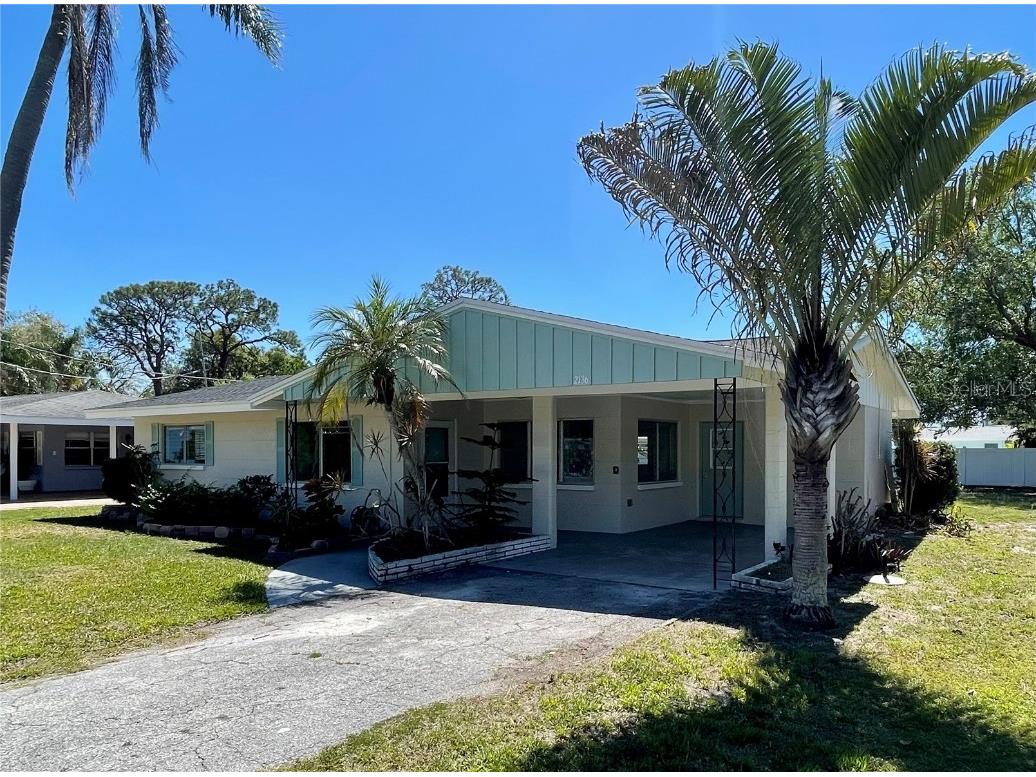 2136 Cass Street Sarasota FL 34231 A4563282 image1