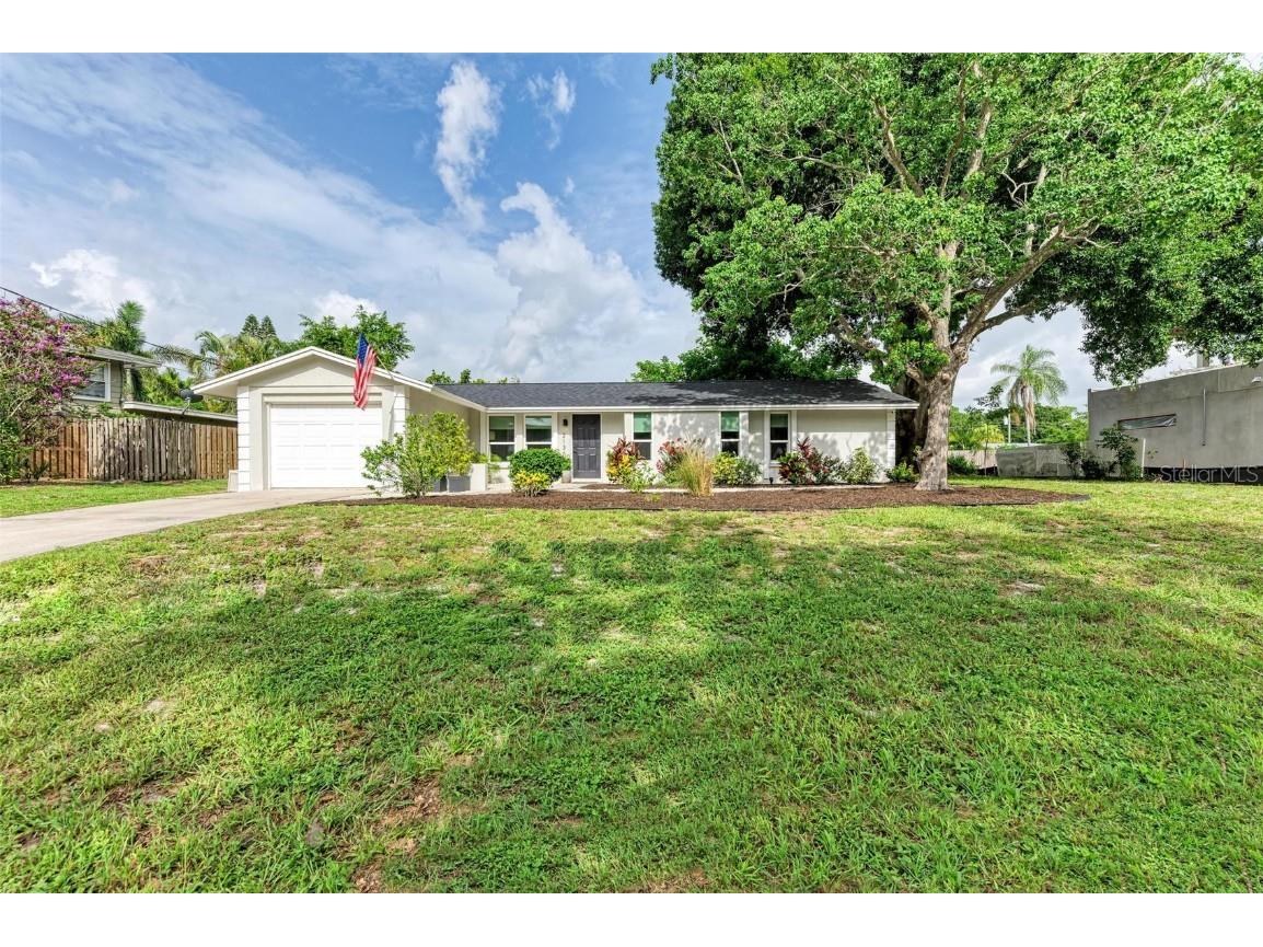 2136 Clematis Place Sarasota FL 34239 N6133714 image1