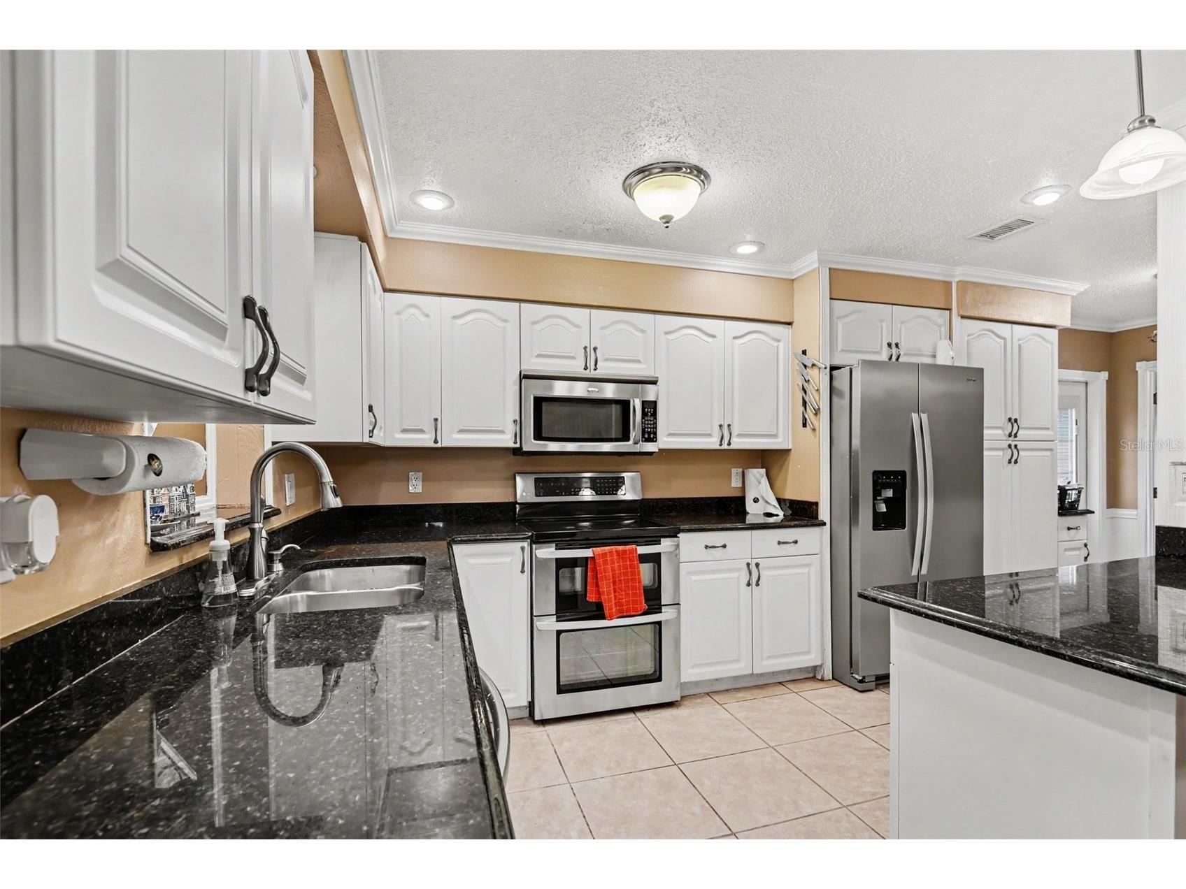 2136 Flora Avenue Fort Myers FL 33907 O6416297 image7