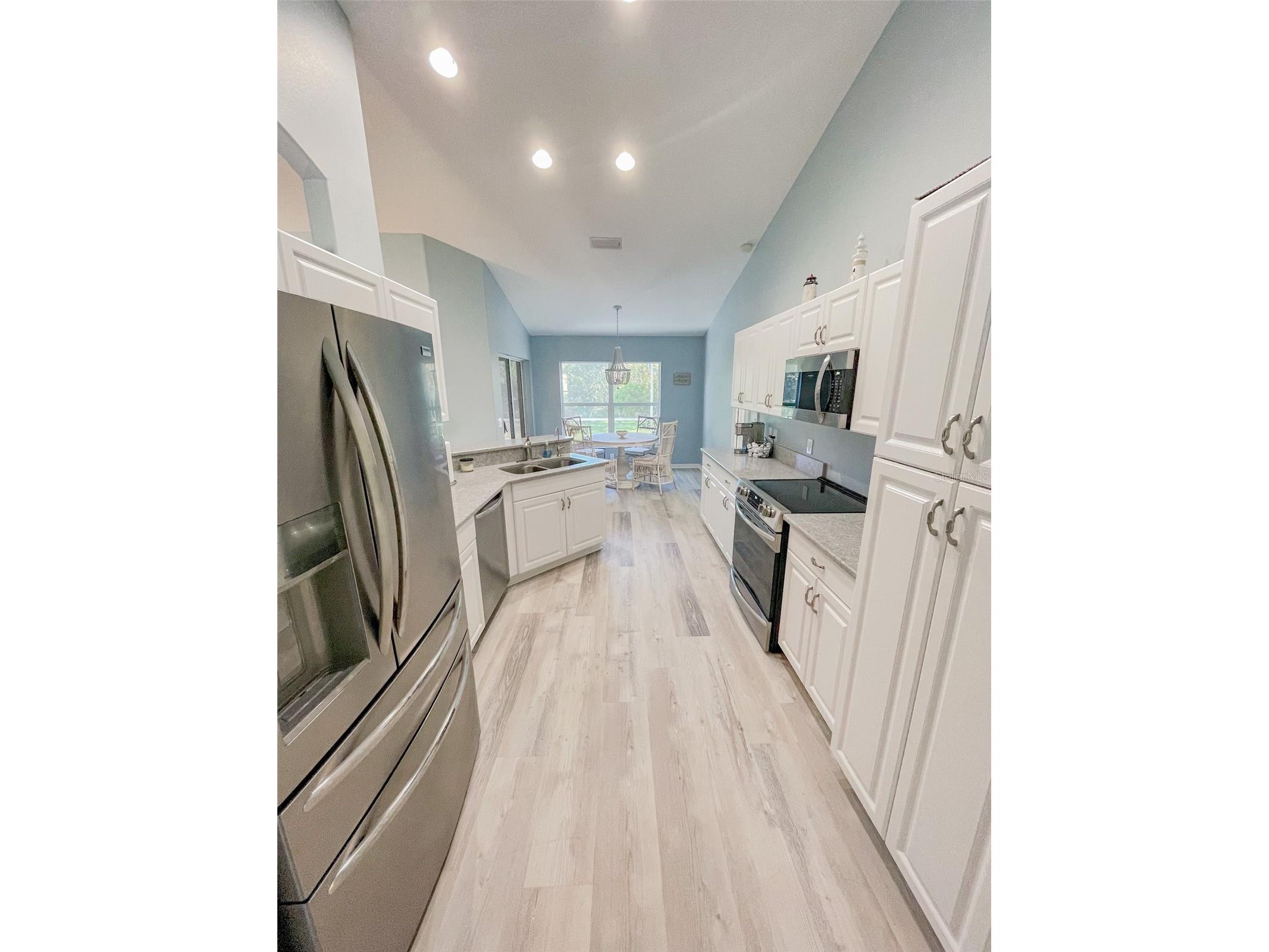 2137 Date Palm Way Venice FL 34292 A4690778 image2