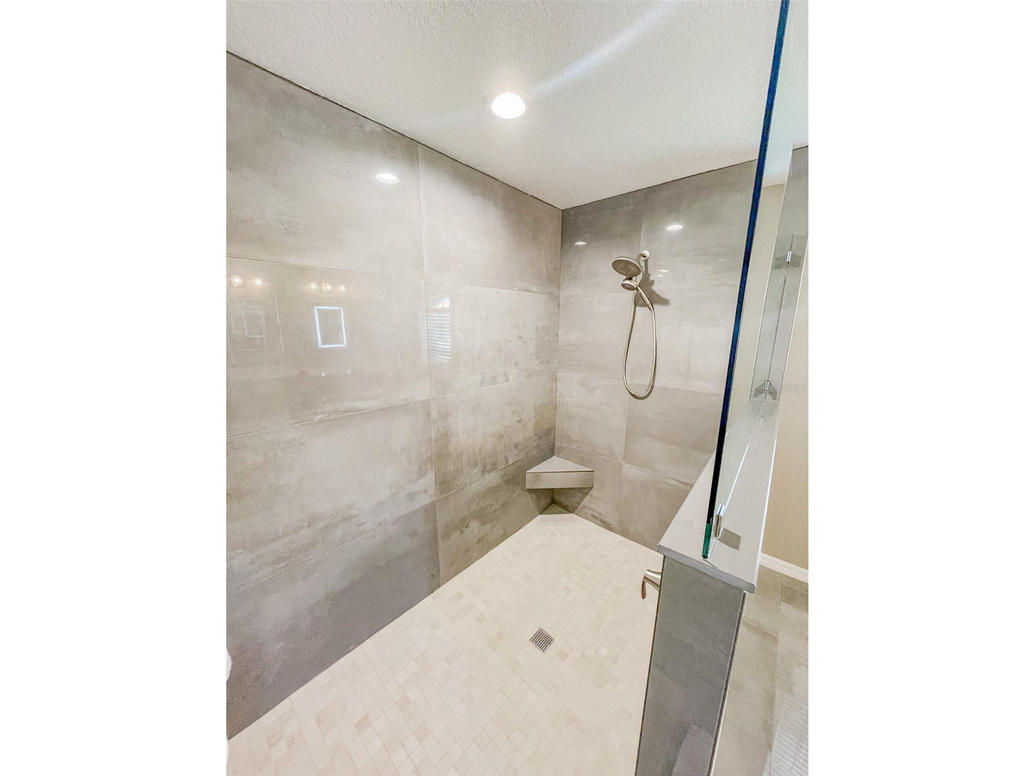2137 Date Palm Way Venice FL 34292 A4690778 image7