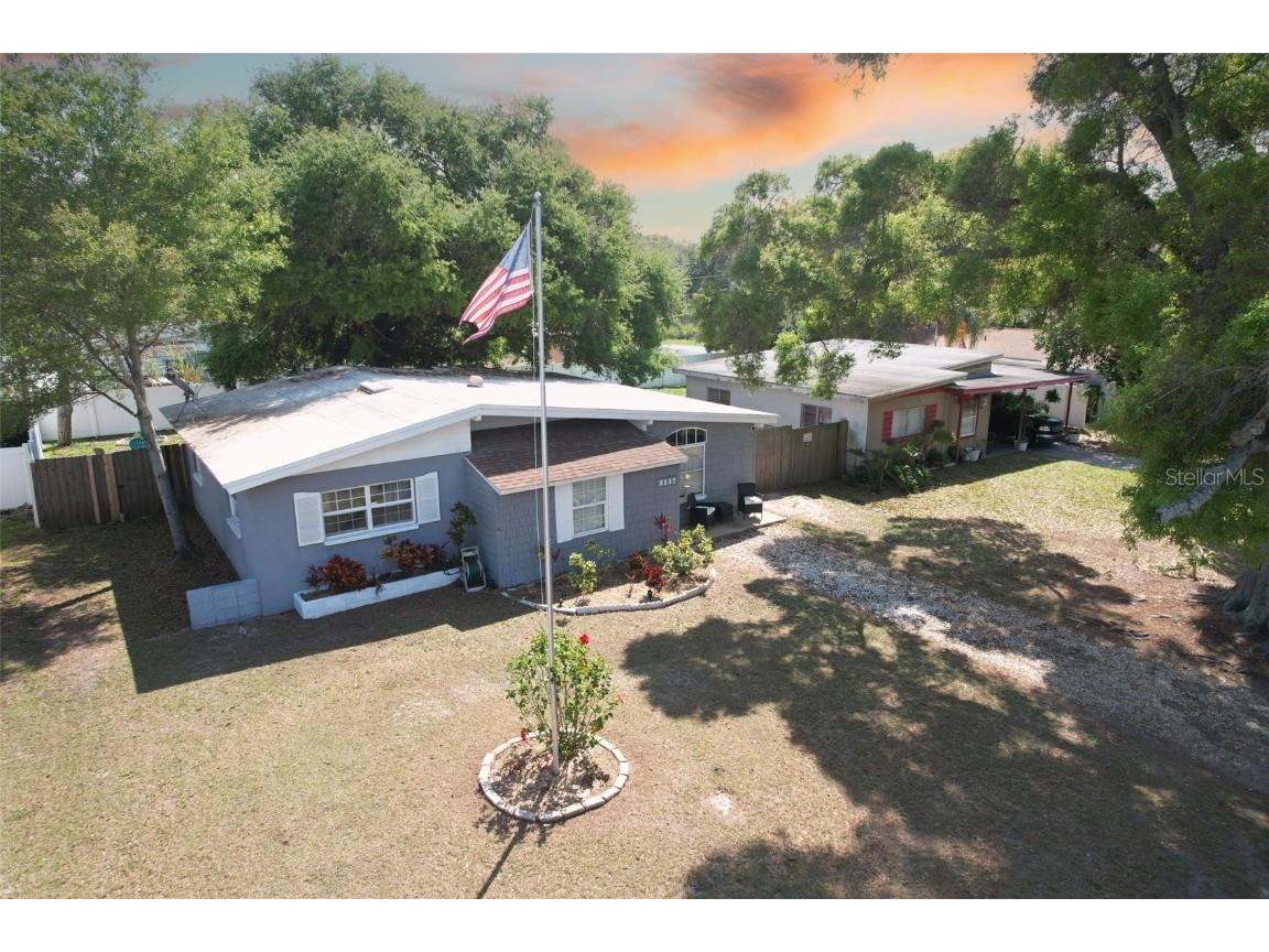 2137 Riviera Drive Clearwater FL 33763 U8233999 image1