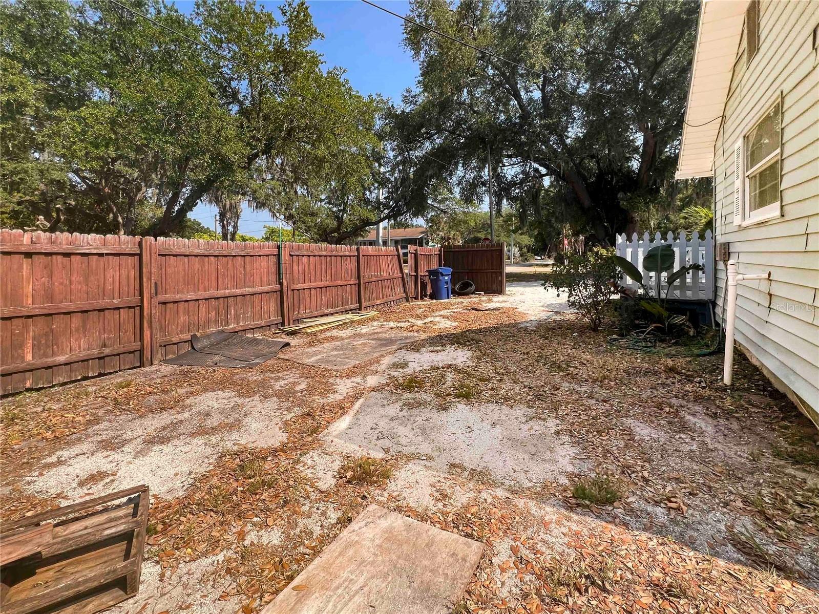 2137 Roselawn Street #A Sarasota FL 34231 A4698874 image16