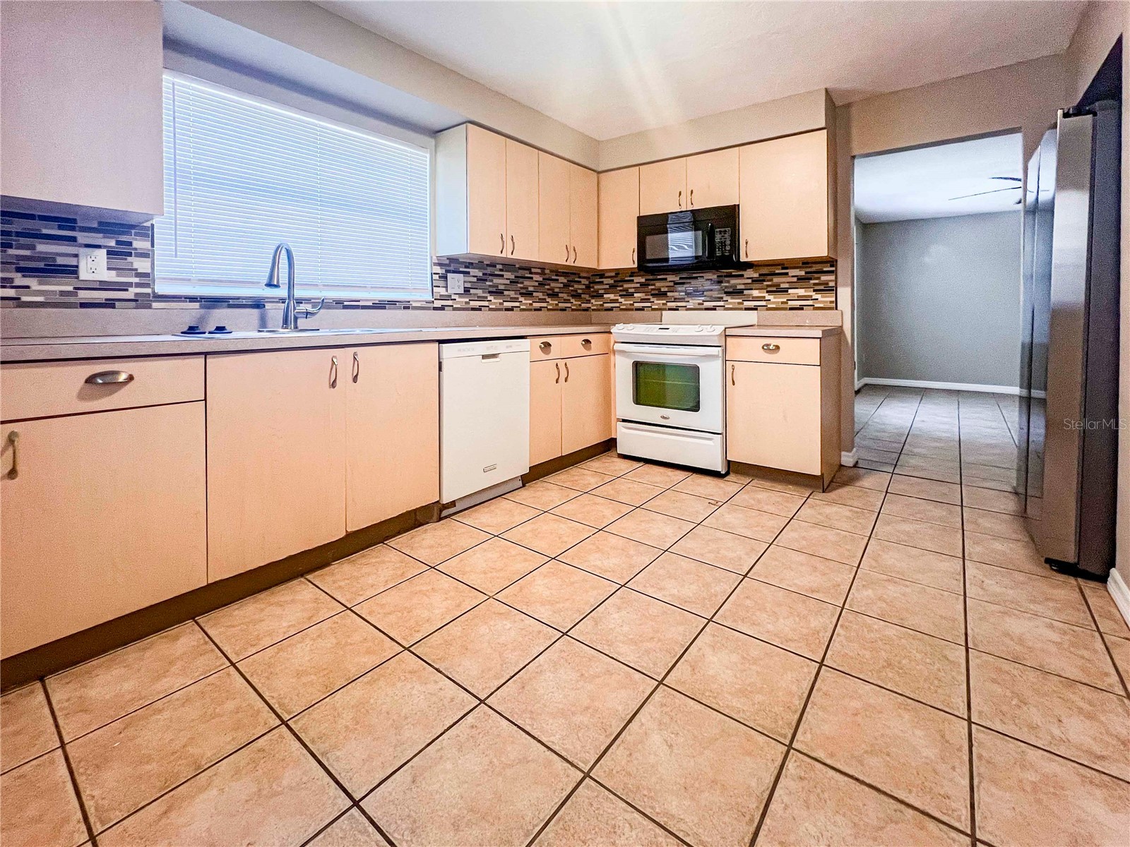 2137 Roselawn Street #A Sarasota FL 34231 A4698874 image6