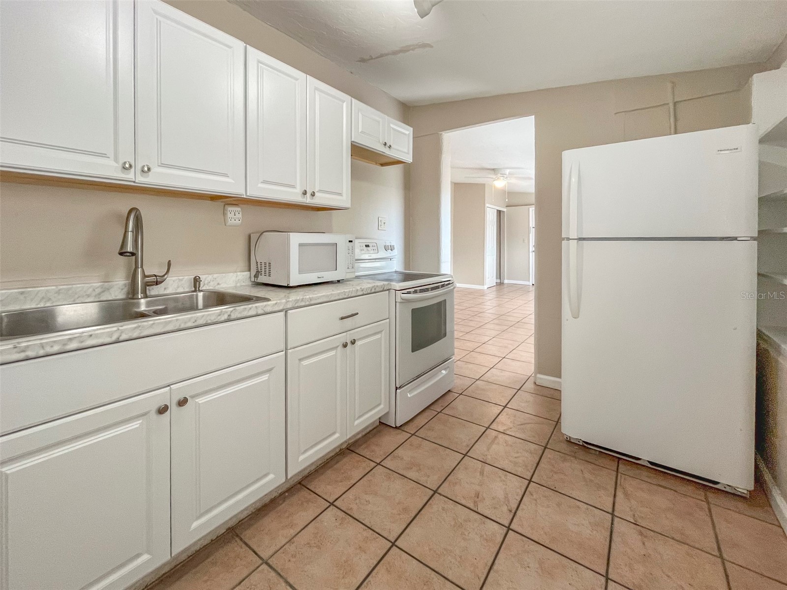 2137 Roselawn Street #B Sarasota FL 34231 A4682977 image5