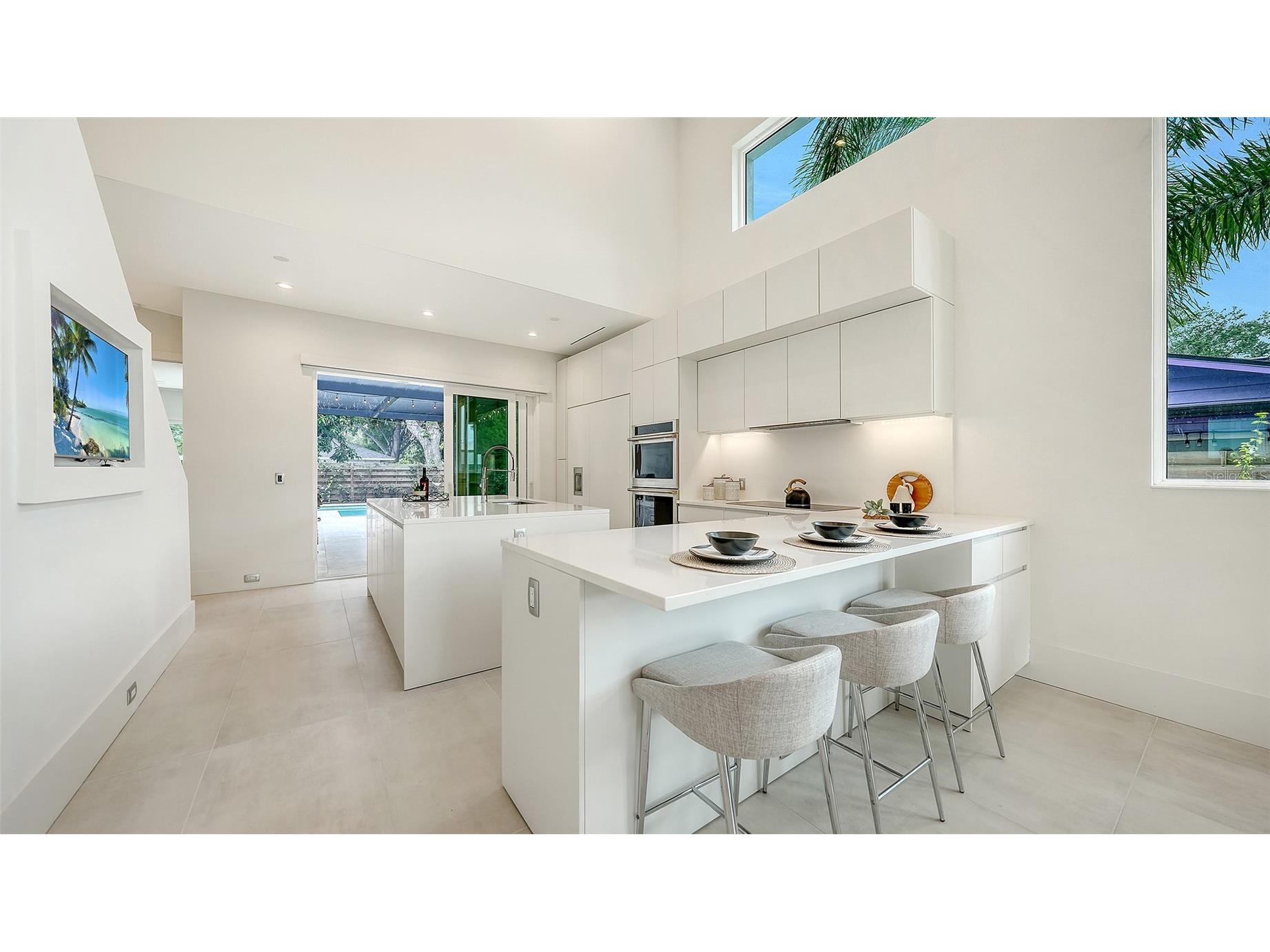 2138 Hawthorne Street Sarasota FL 34239 A4696176 image11