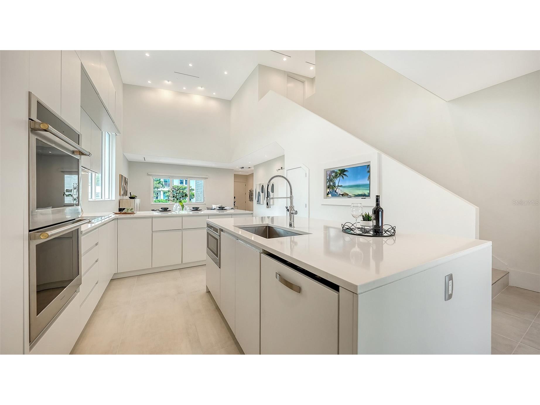 2138 Hawthorne Street Sarasota FL 34239 A4696176 image13