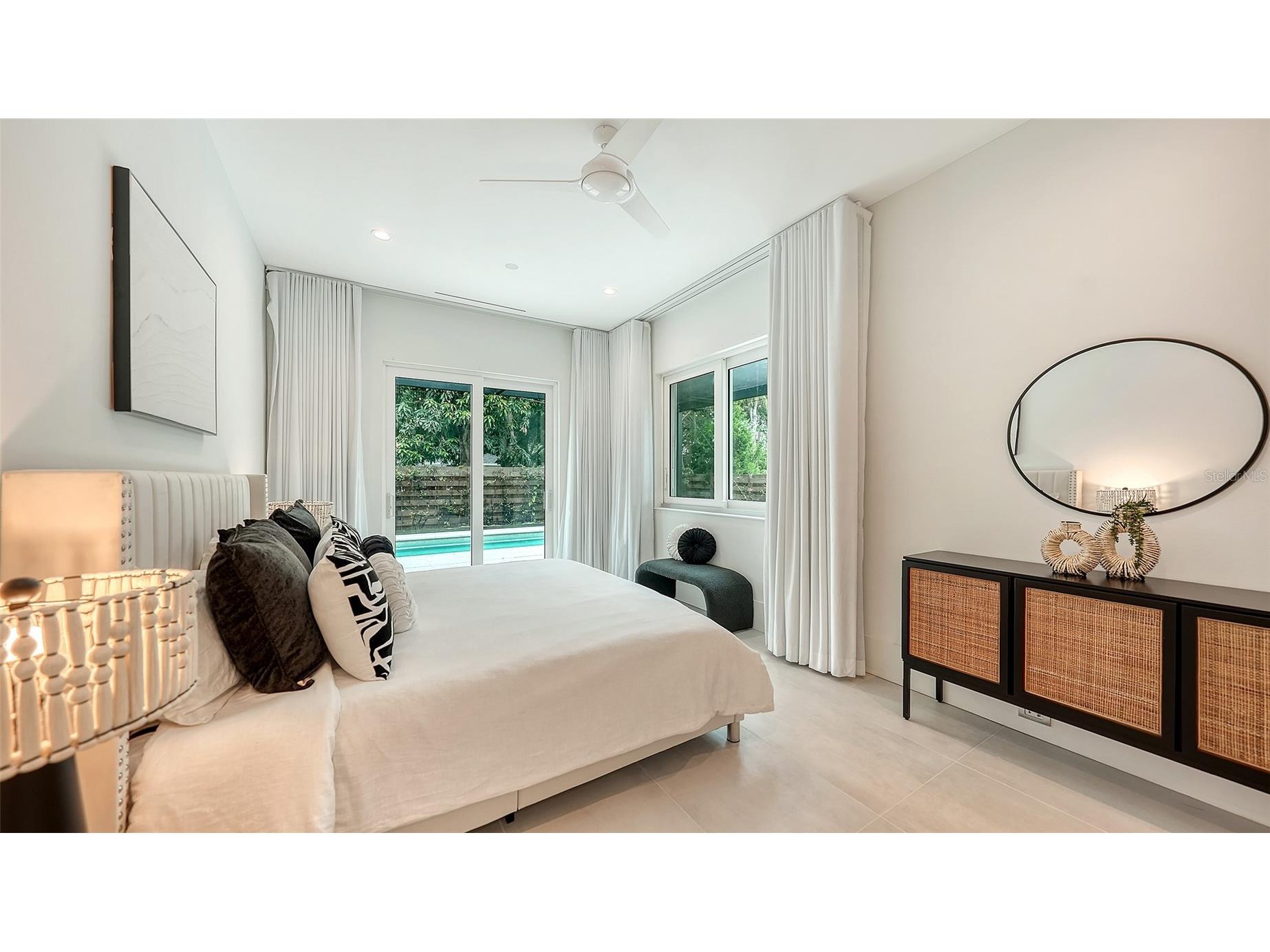 2138 Hawthorne Street Sarasota FL 34239 A4696176 image18