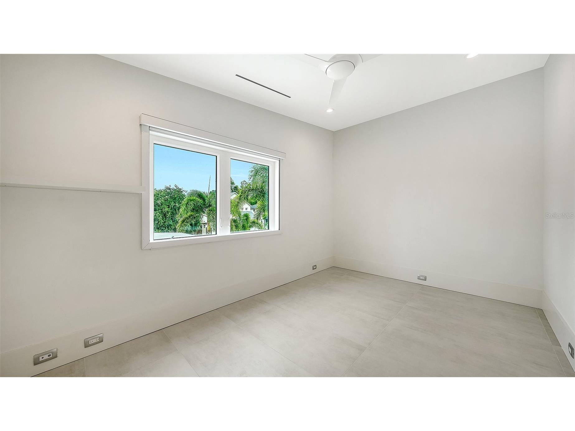 2138 Hawthorne Street Sarasota FL 34239 A4696176 image26