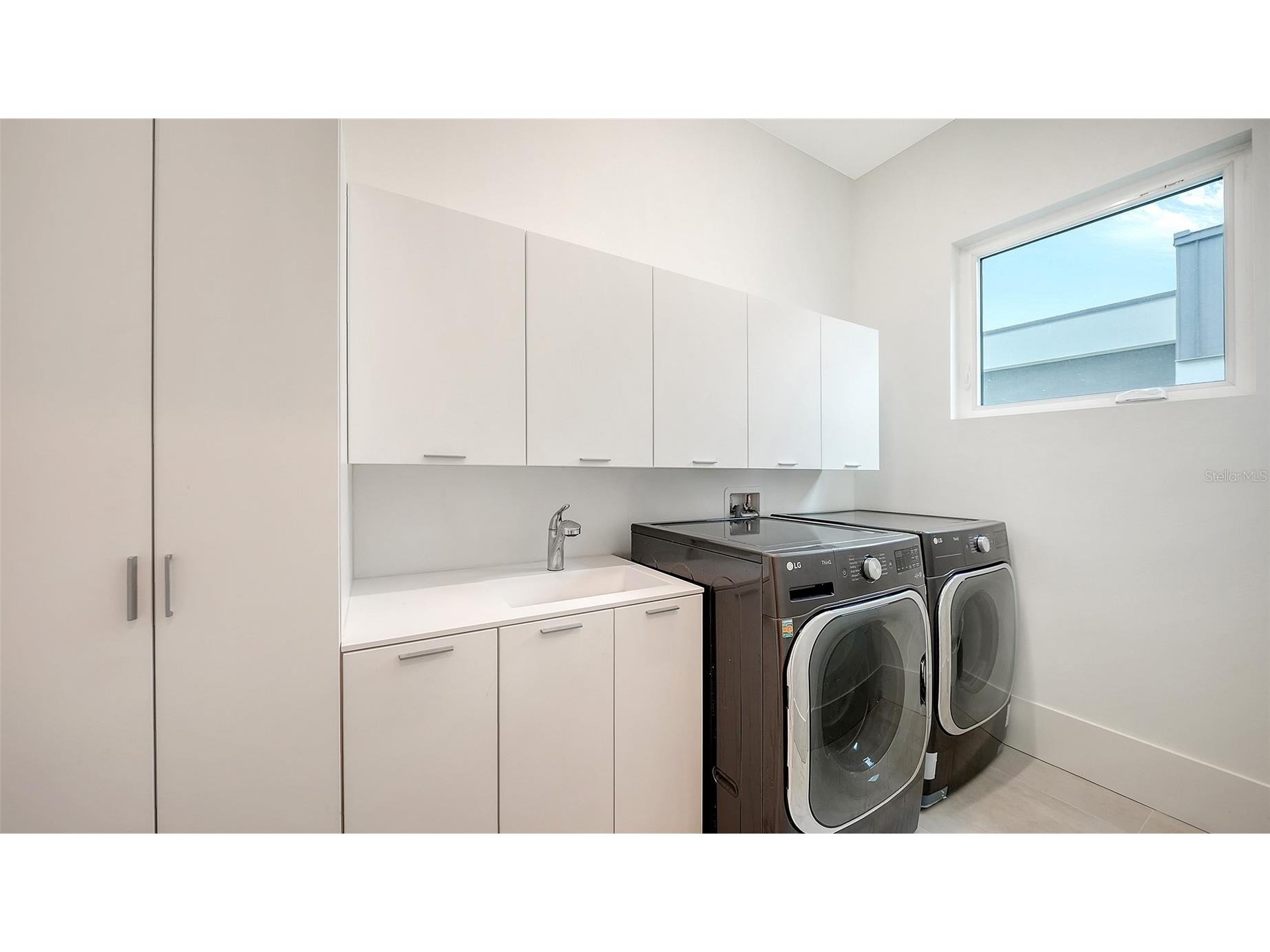 2138 Hawthorne Street Sarasota FL 34239 A4696176 image32