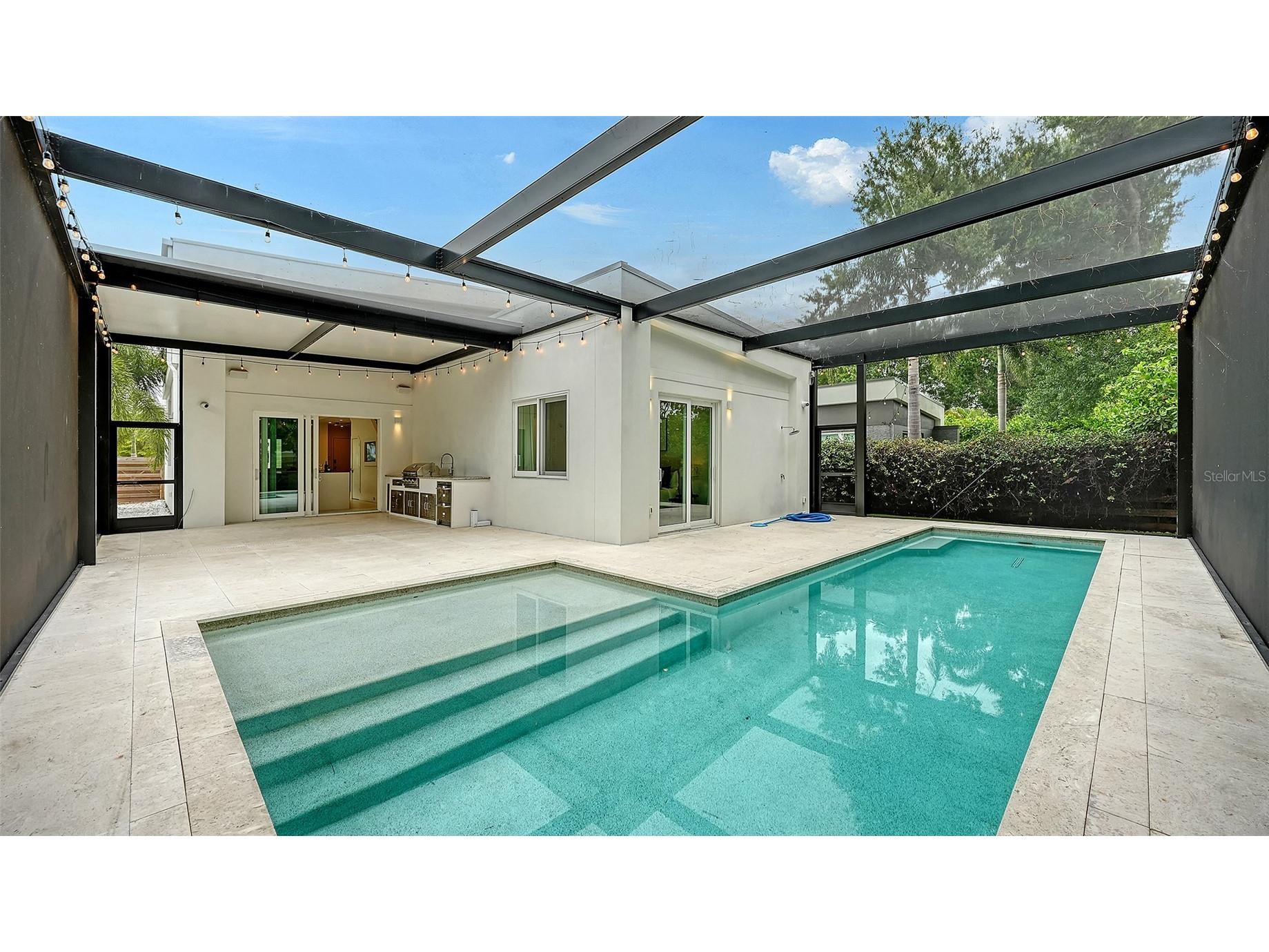 2138 Hawthorne Street Sarasota FL 34239 A4696176 image35