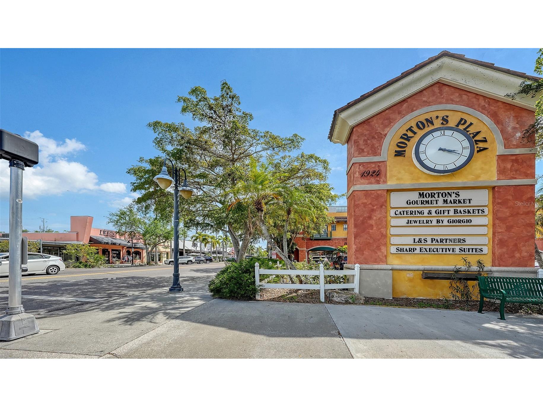2138 Hawthorne Street Sarasota FL 34239 A4696176 image38