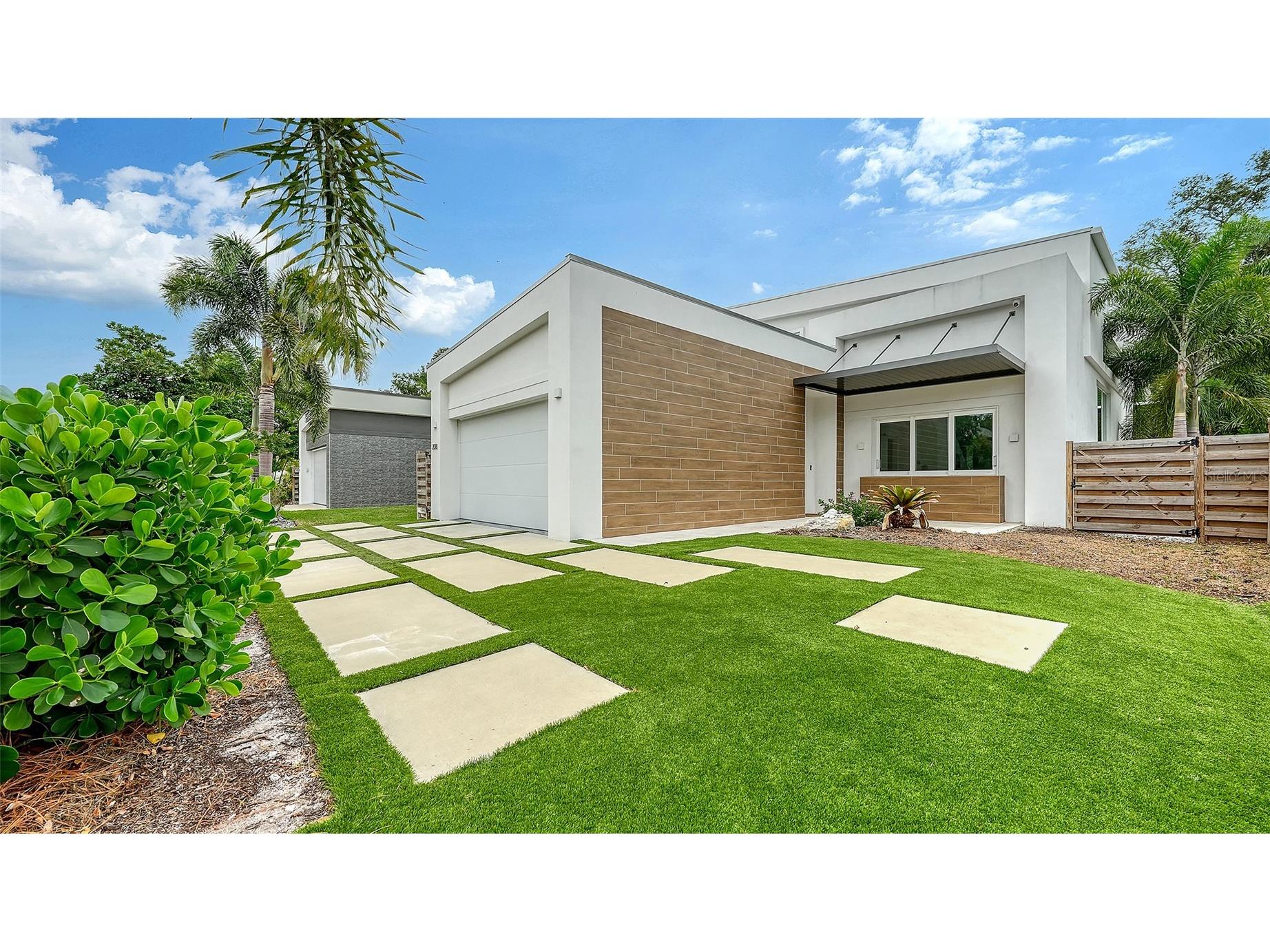 2138 Hawthorne Street Sarasota FL 34239 A4696176 image4
