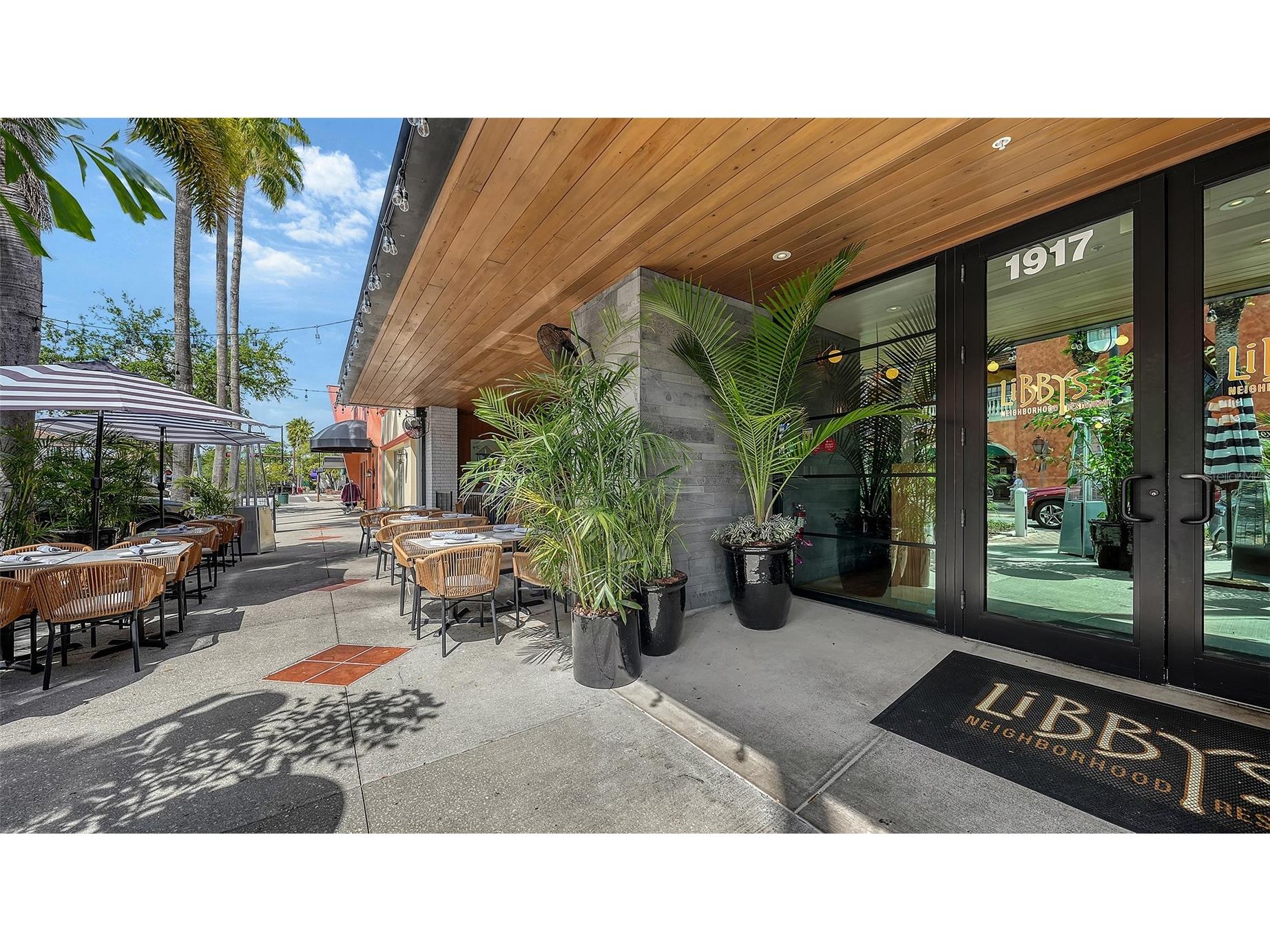 2138 Hawthorne Street Sarasota FL 34239 A4696176 image47