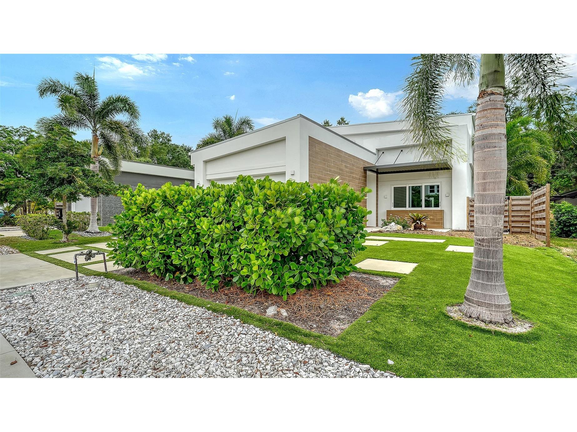 2138 Hawthorne Street Sarasota FL 34239 A4696176 image5