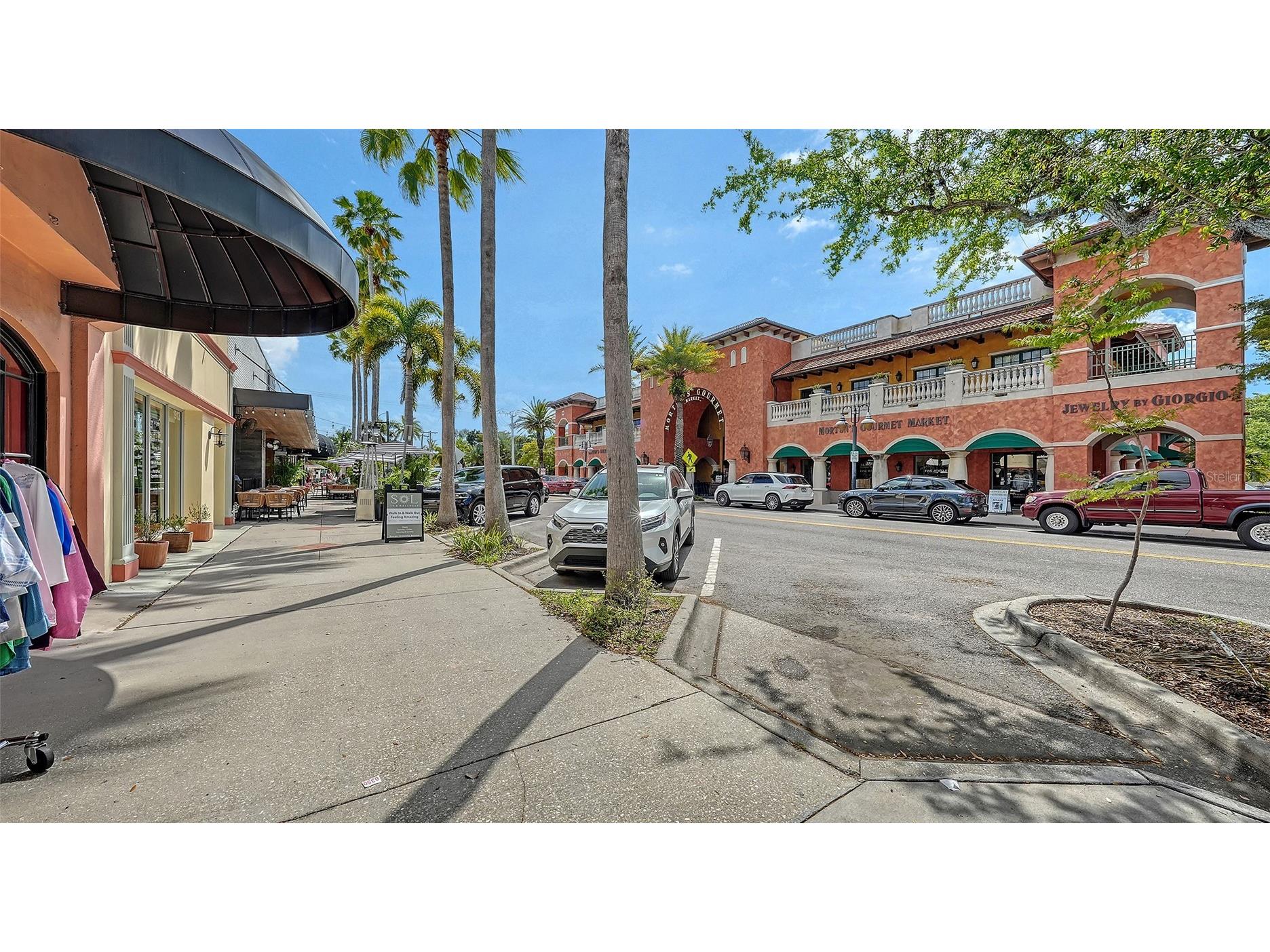 2138 Hawthorne Street Sarasota FL 34239 A4696176 image51