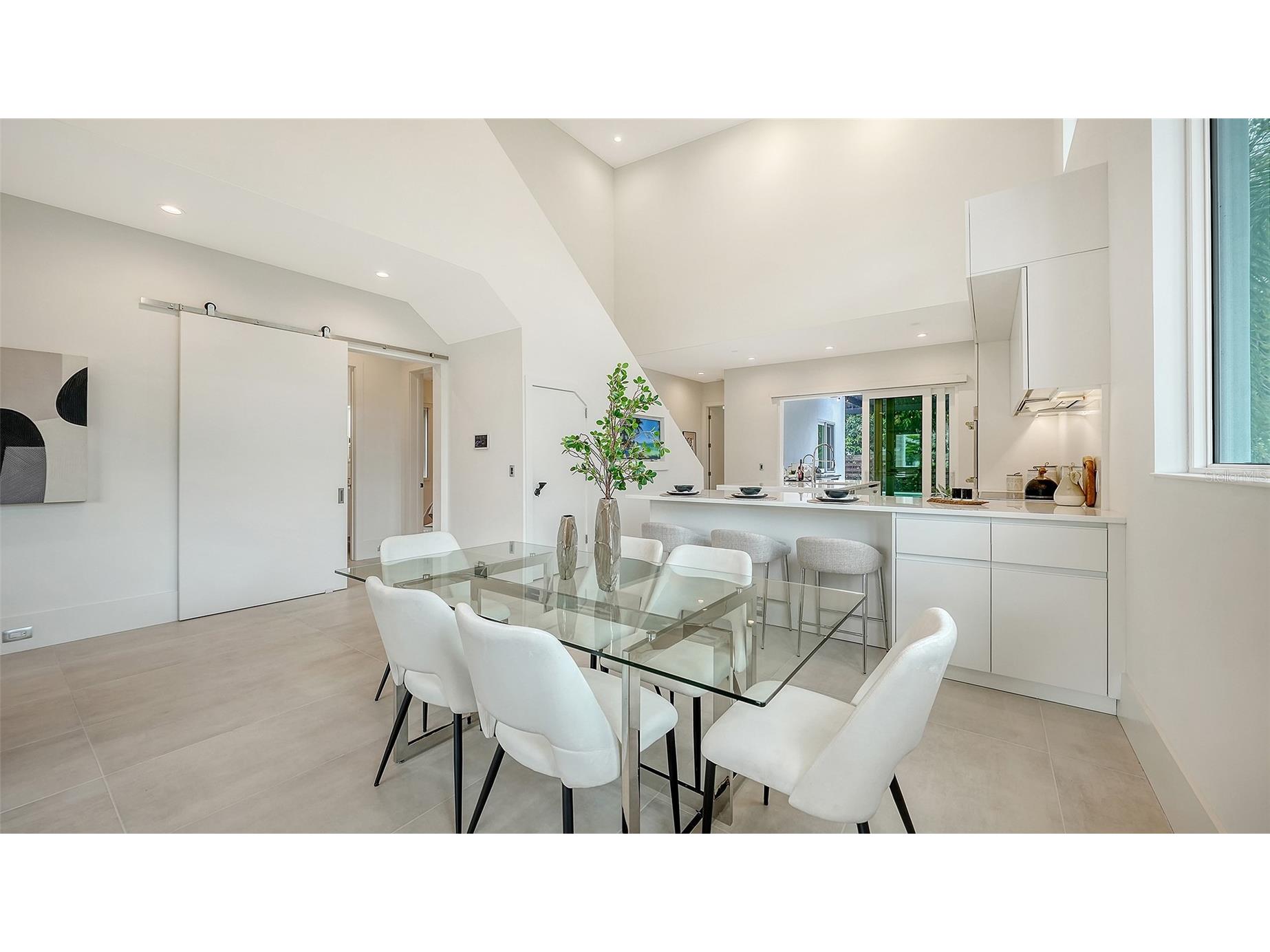 2138 Hawthorne Street Sarasota FL 34239 A4696176 image9
