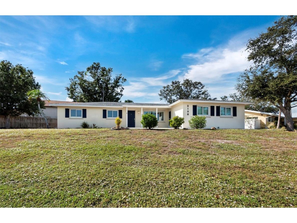 2138 Lusitania Drive Sarasota FL 34231 A4591127 image1