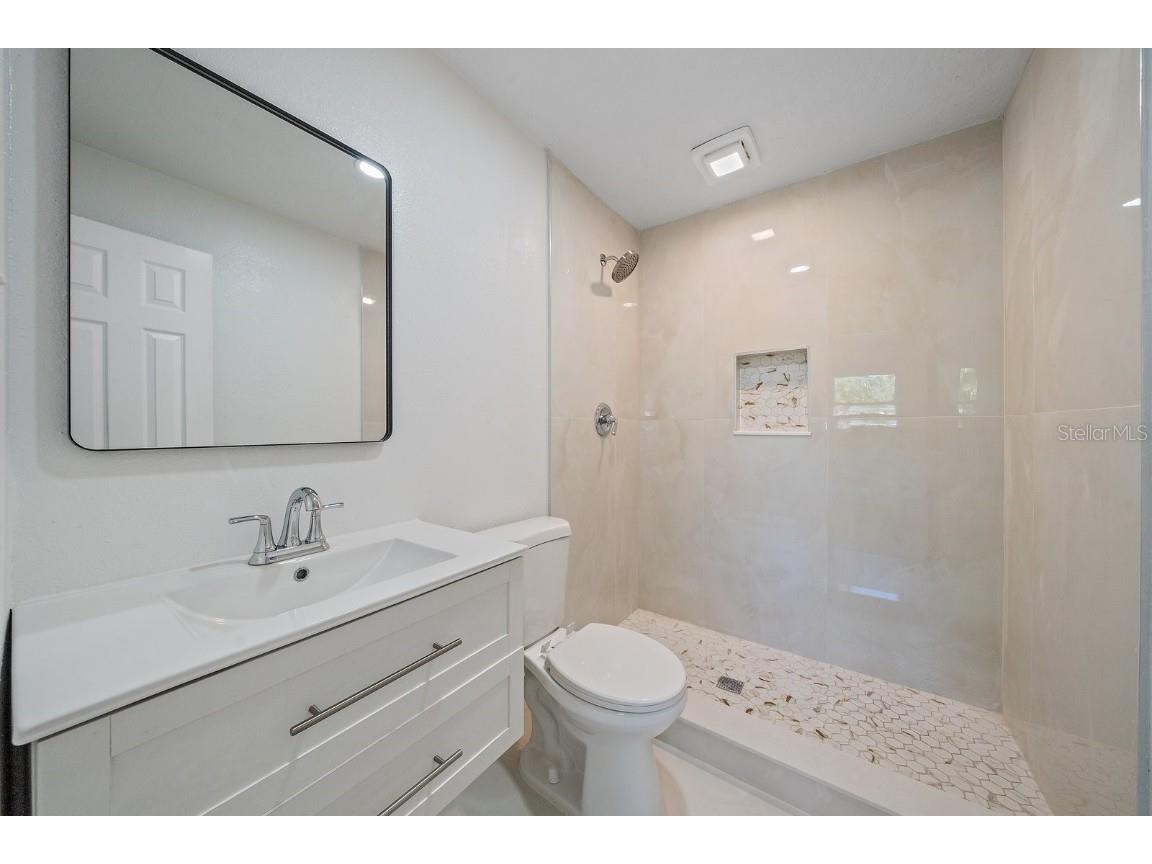 2138 Pine Terrace Sarasota FL 34231 O6367163 image10