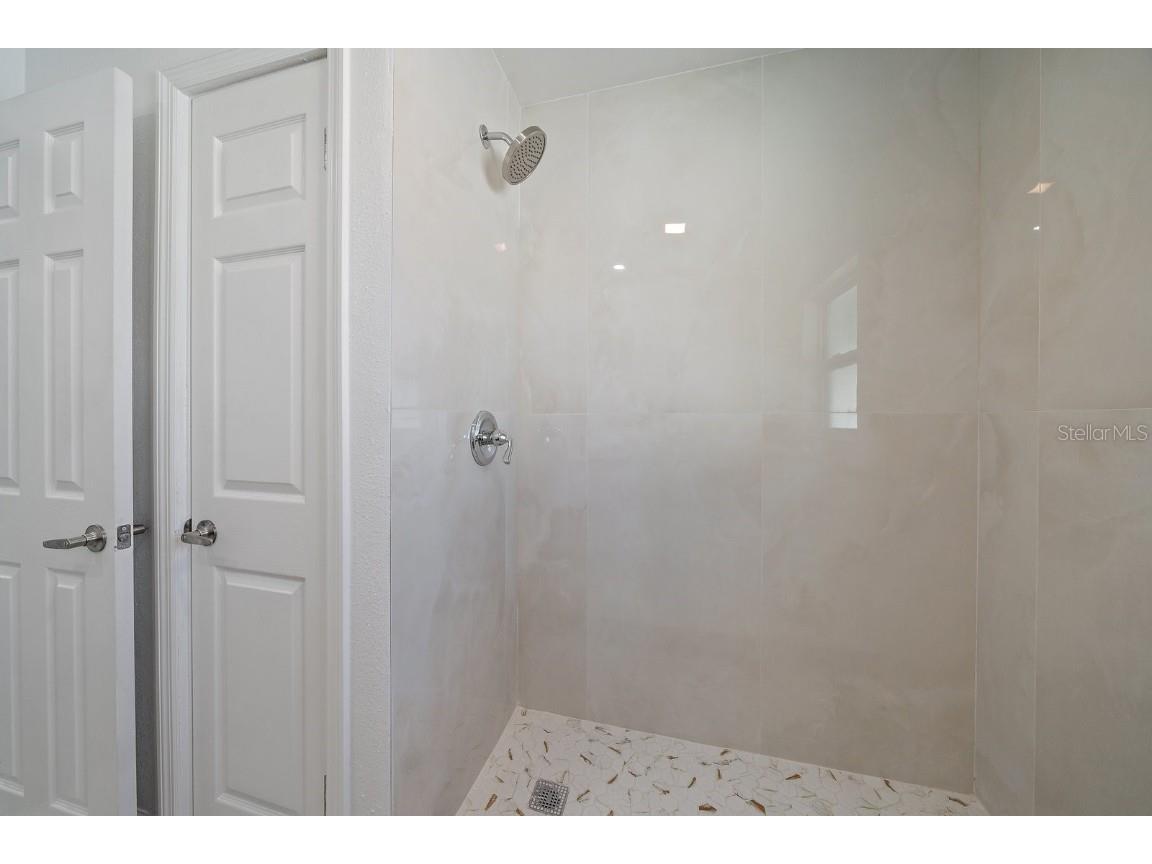 2138 Pine Terrace Sarasota FL 34231 O6367163 image15