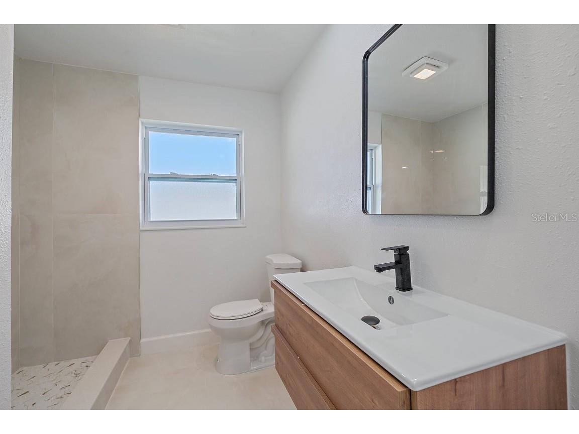 2138 Pine Terrace Sarasota FL 34231 O6367163 image16