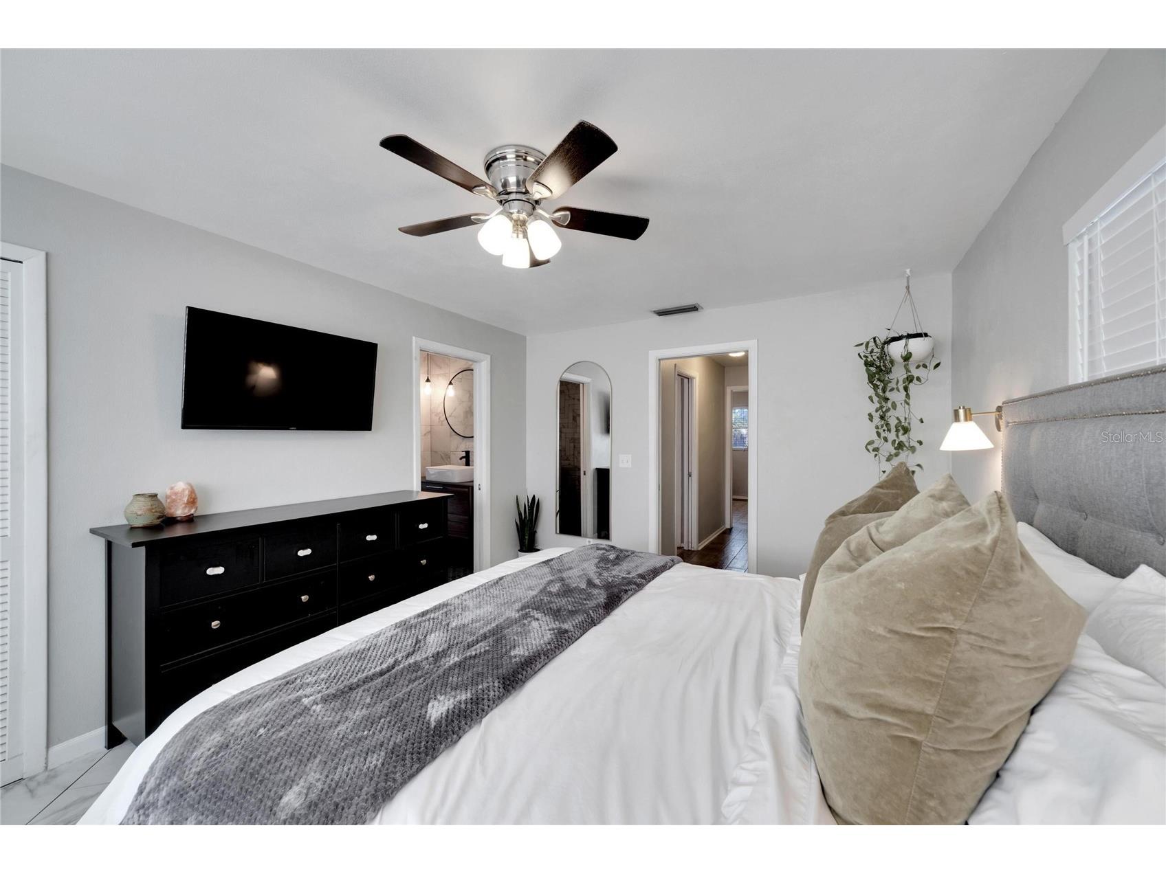 2138 Timber Lane Clearwater FL 33763 TB8476239 image25