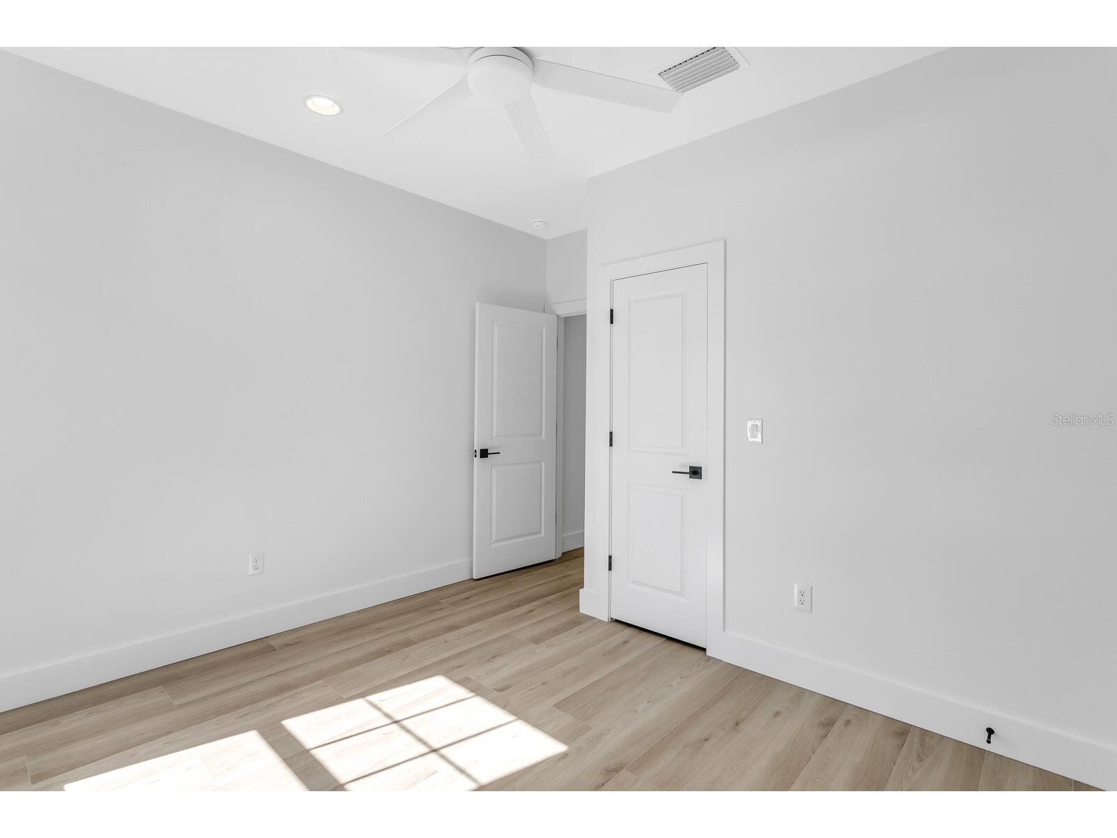 2138 W Chestnut Street Tampa FL 33607 TB8475784 image32