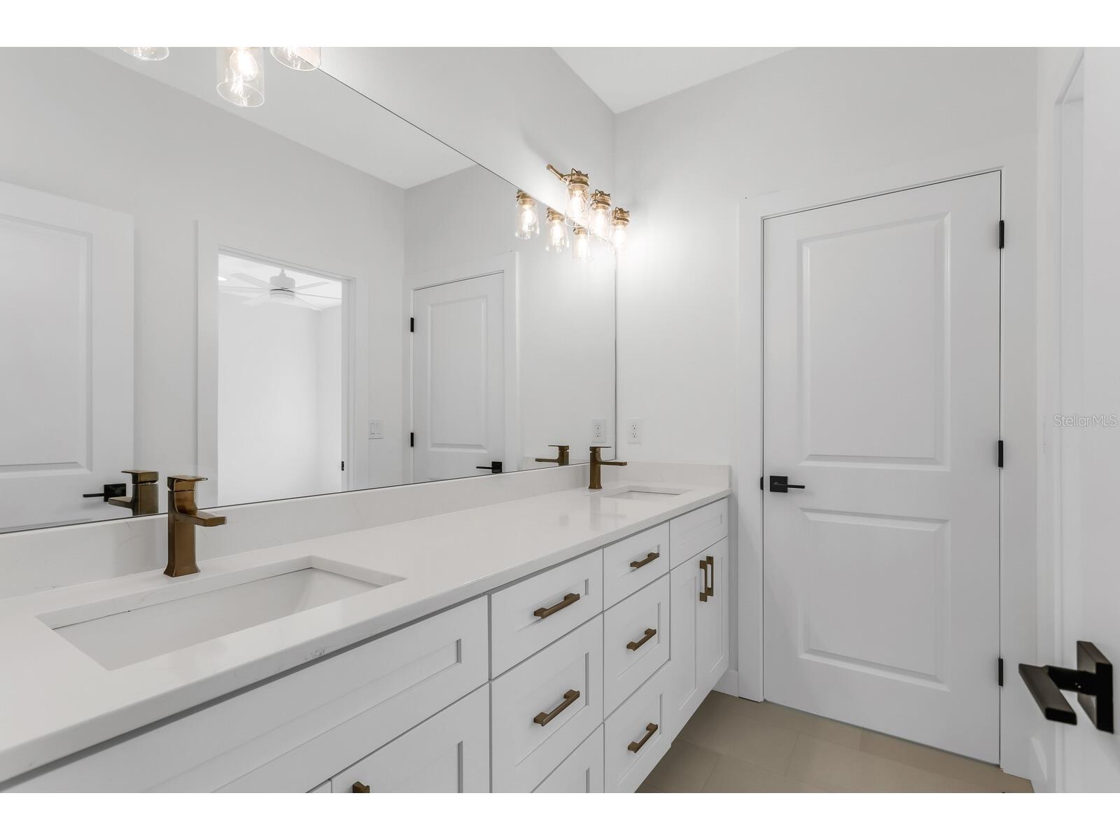 2138 W Chestnut Street Tampa FL 33607 TB8475784 image36