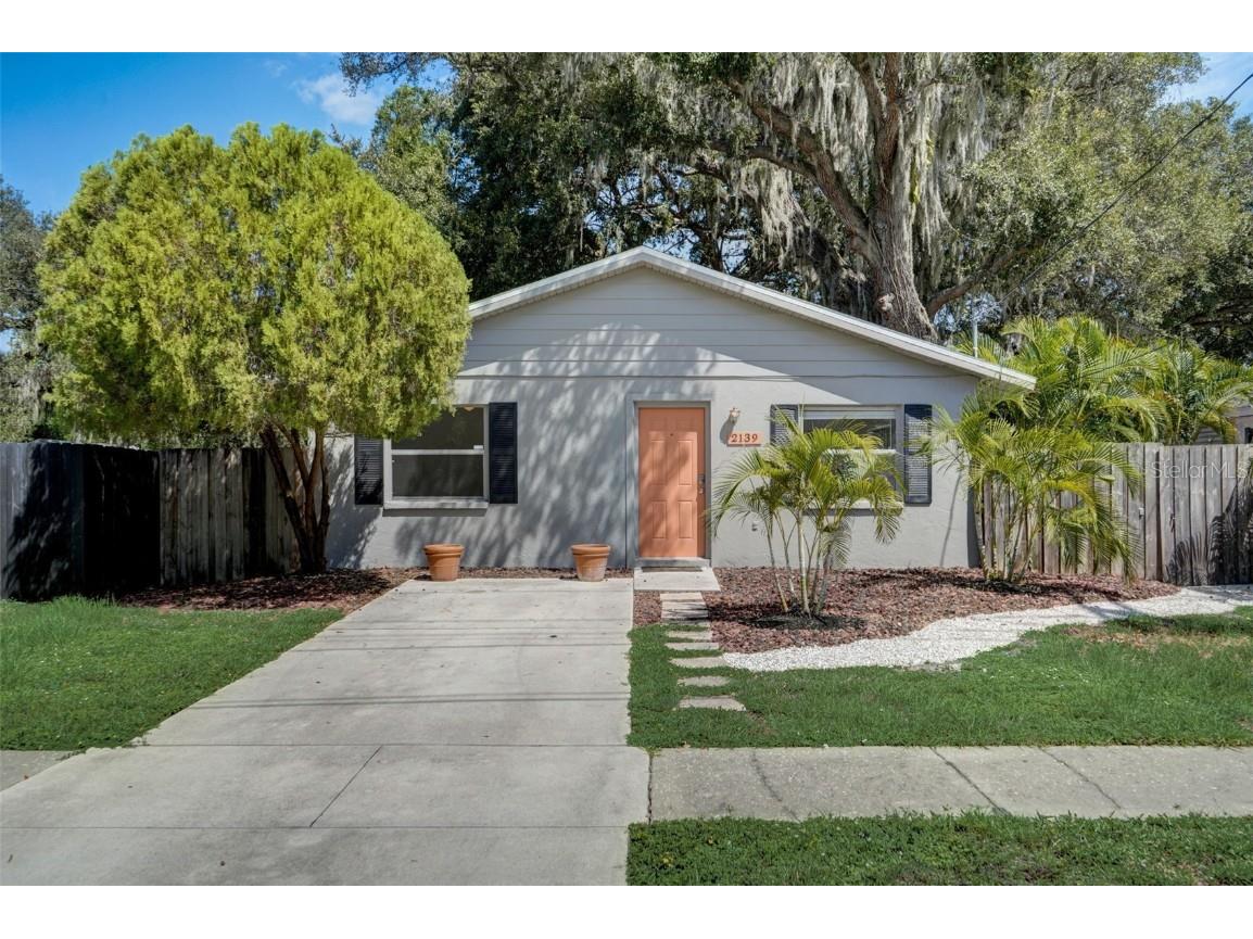 2139 6th Street Sarasota FL 34237 A4583737 image1