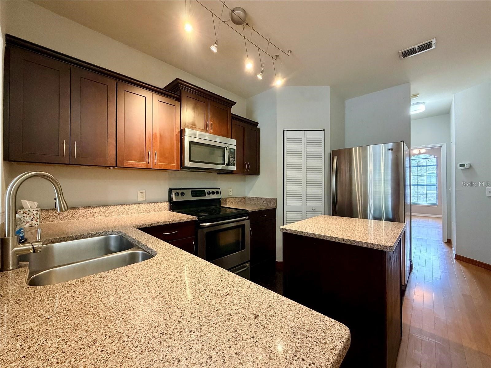 2139 Chianti Place #154 Palm Harbor FL 34683 W7883838 image4