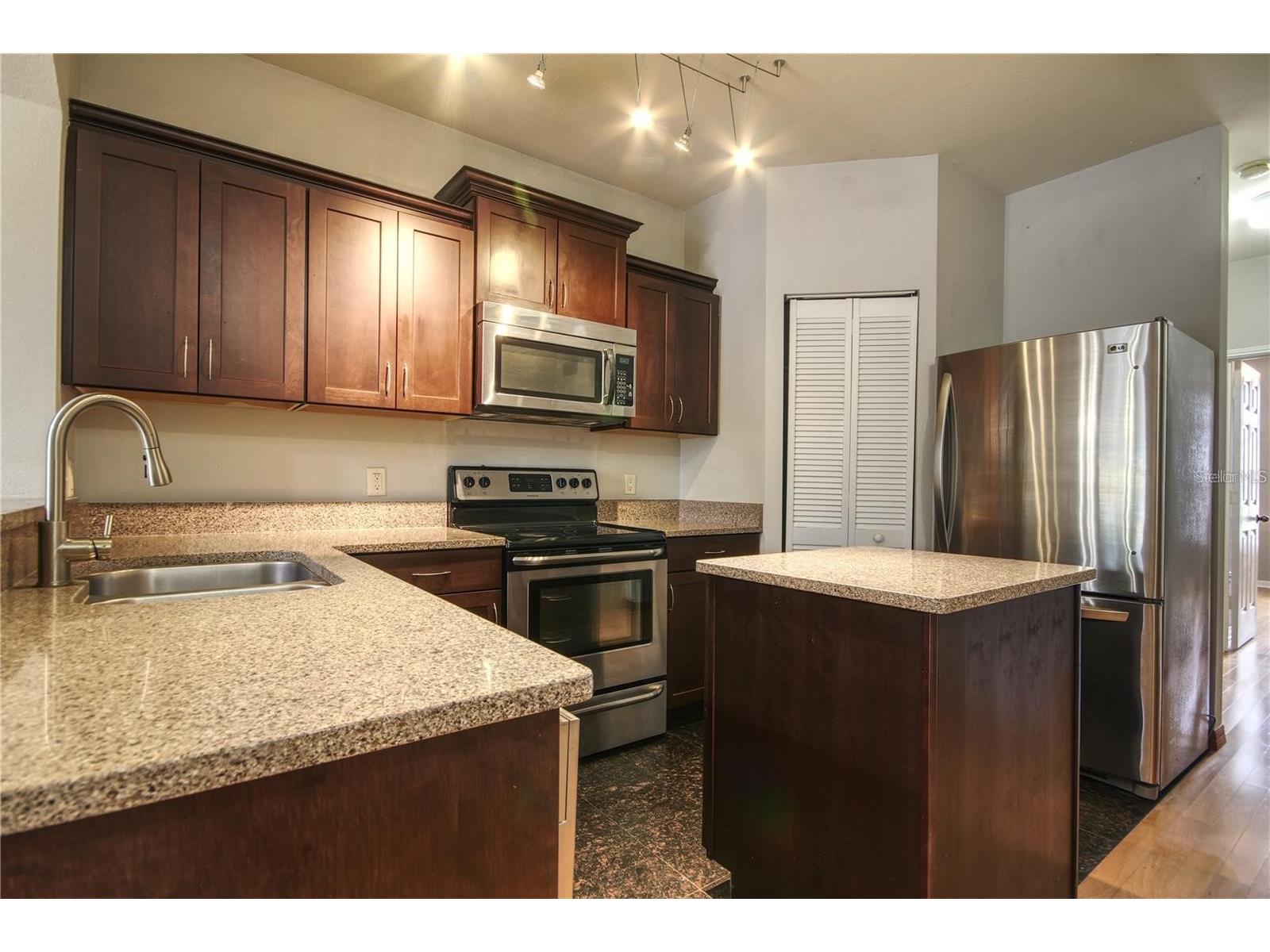 2139 Chianti Place #154 Palm Harbor FL 34683 W7883838 image5