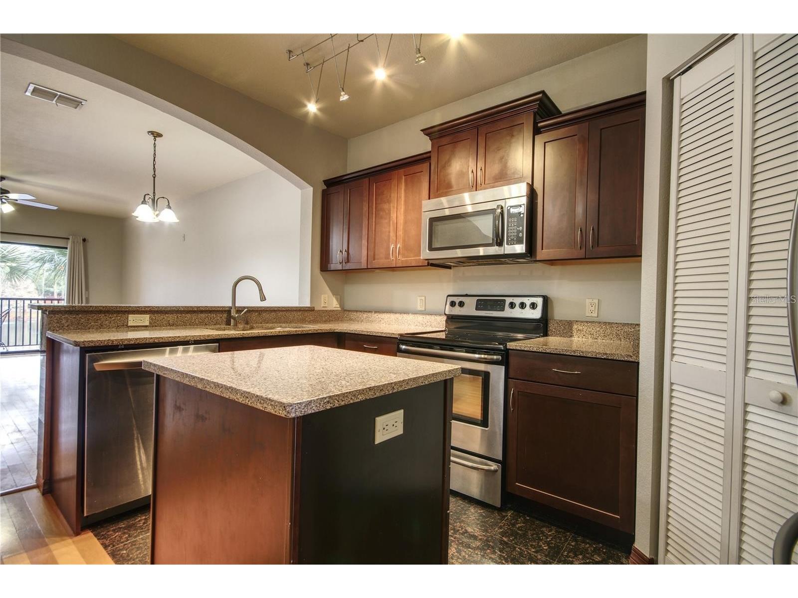 2139 Chianti Place #154 Palm Harbor FL 34683 W7883838 image6