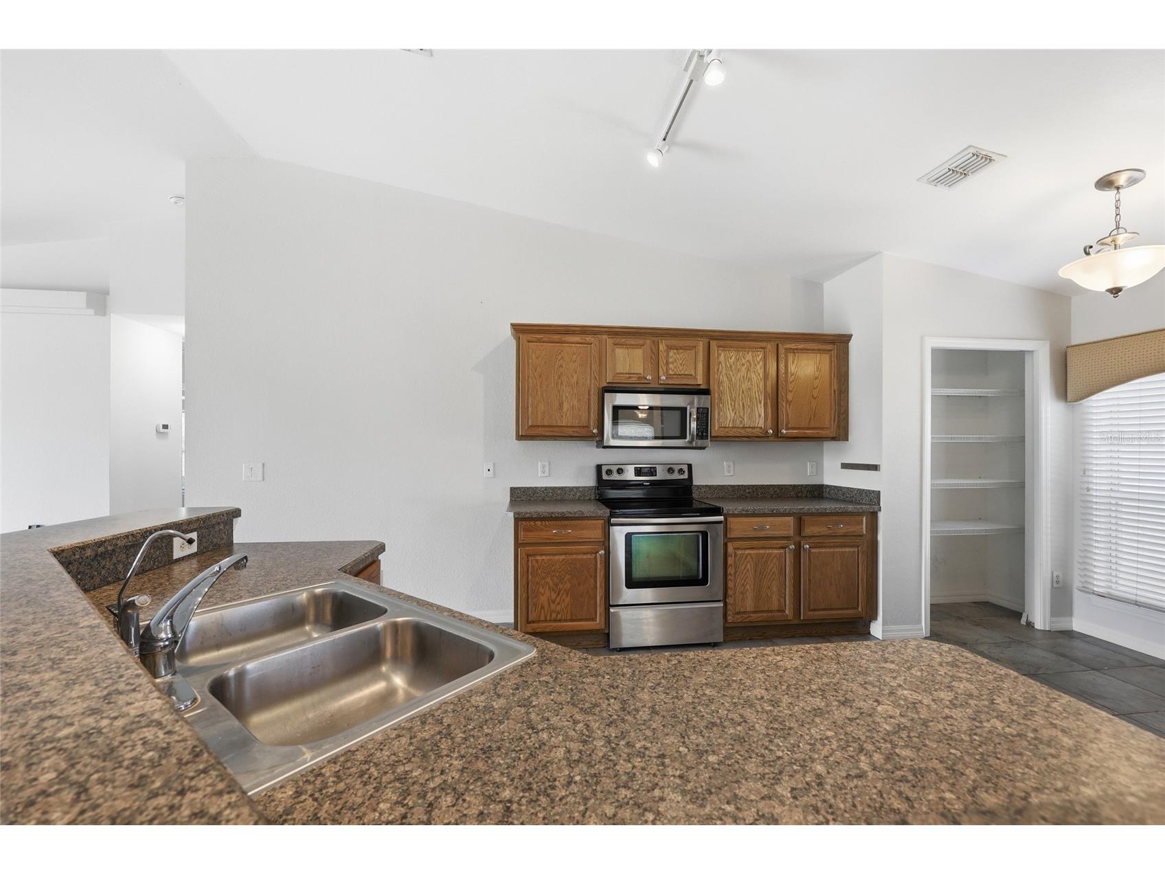 21395 NW 39th Court Micanopy FL 32667 - Orange Lake GC540283 image10
